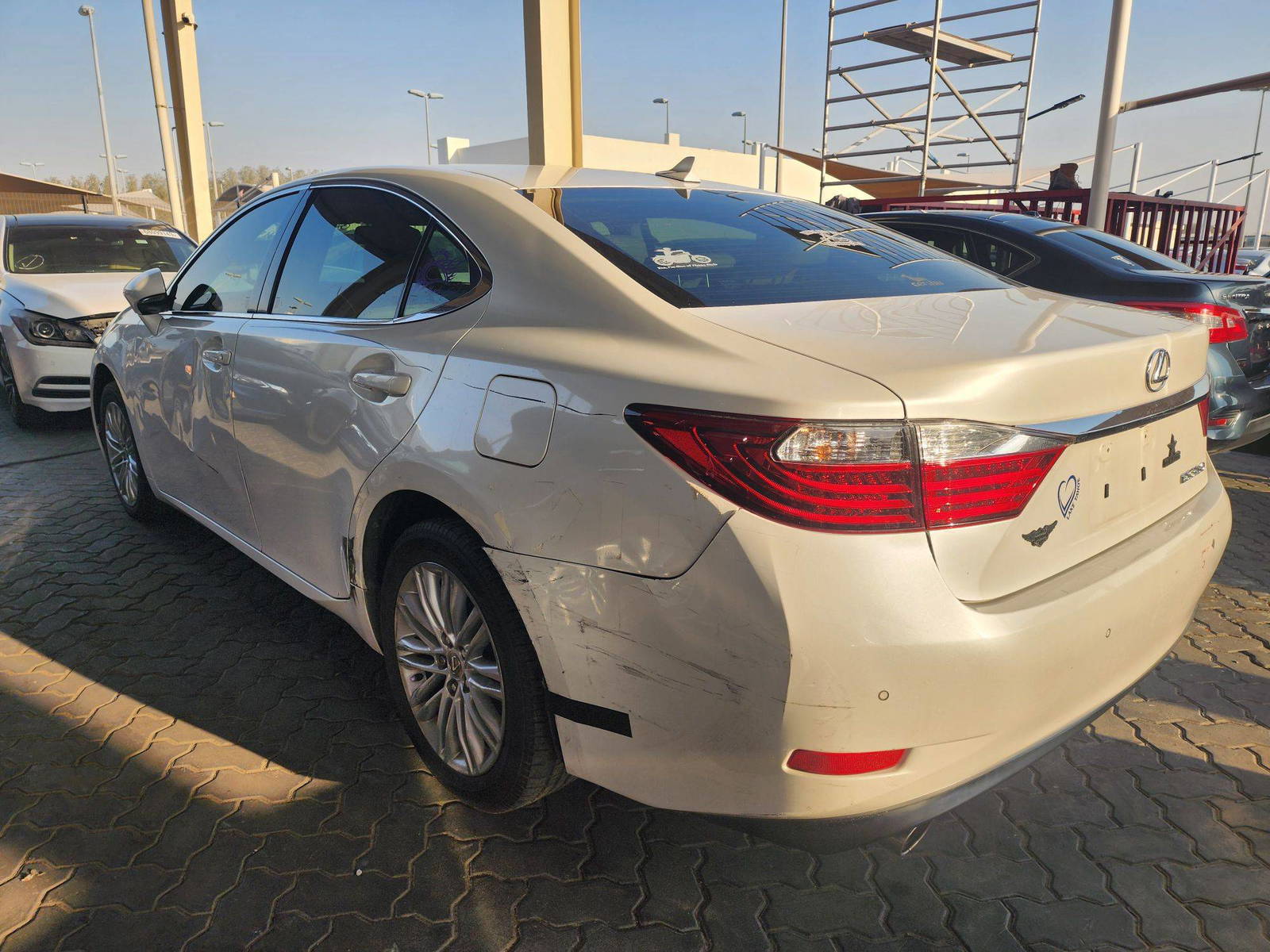 2013 LEXUS ES 350 — 121457 Miles — Lot 39028887 — Souq - Marhaba Auctions Used Cars - Image 4