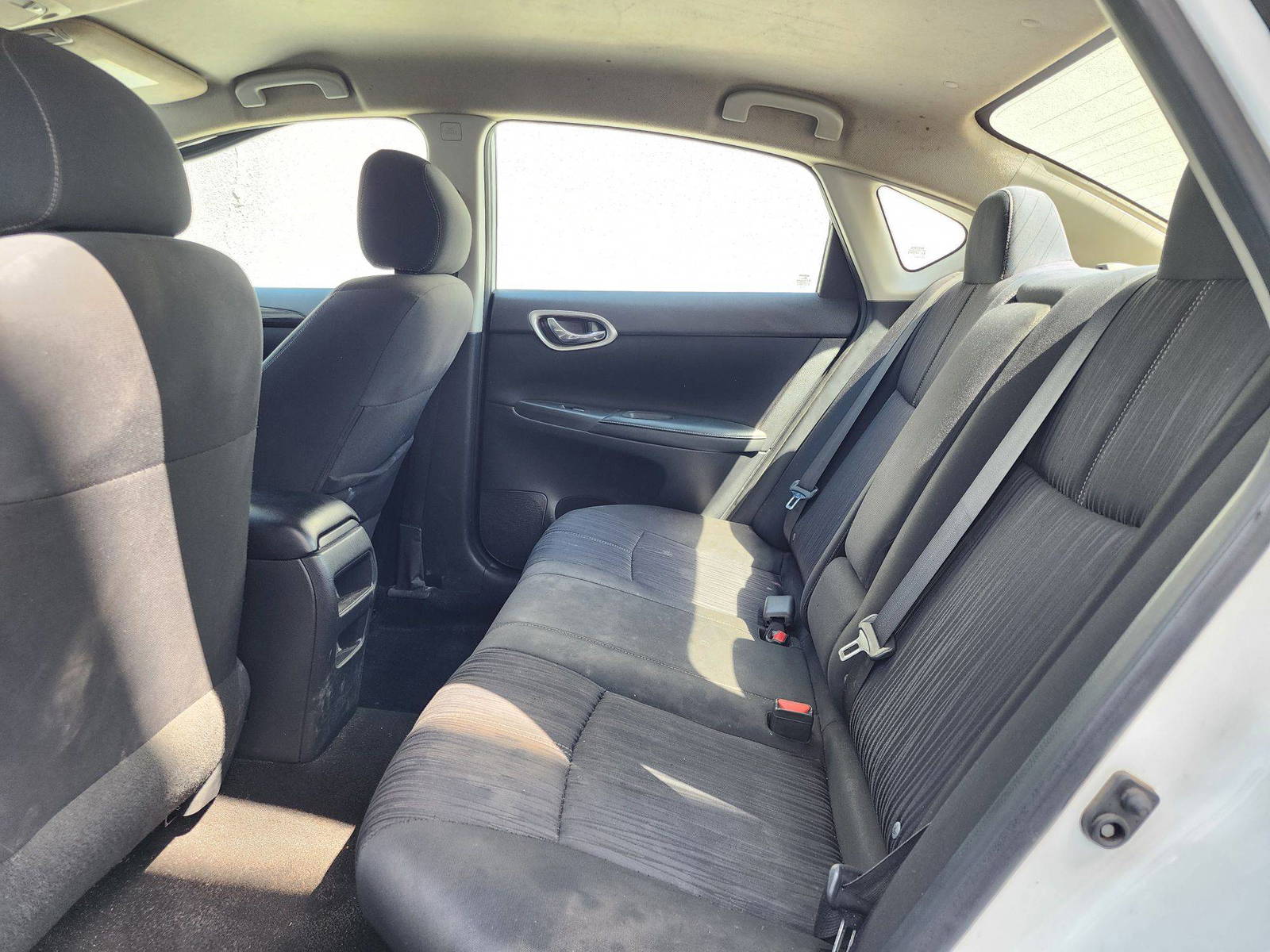 2017 NISSAN SENTRA — 221222 Miles — Lot 62005084 — Al Quoz - Marhaba Auctions Used Cars - Image 6