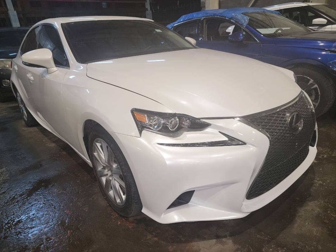 2016 LEXUS IS 200T — 107053 Miles — Lot 5010467 - Marhaba Auctions Used Cars - Image 7