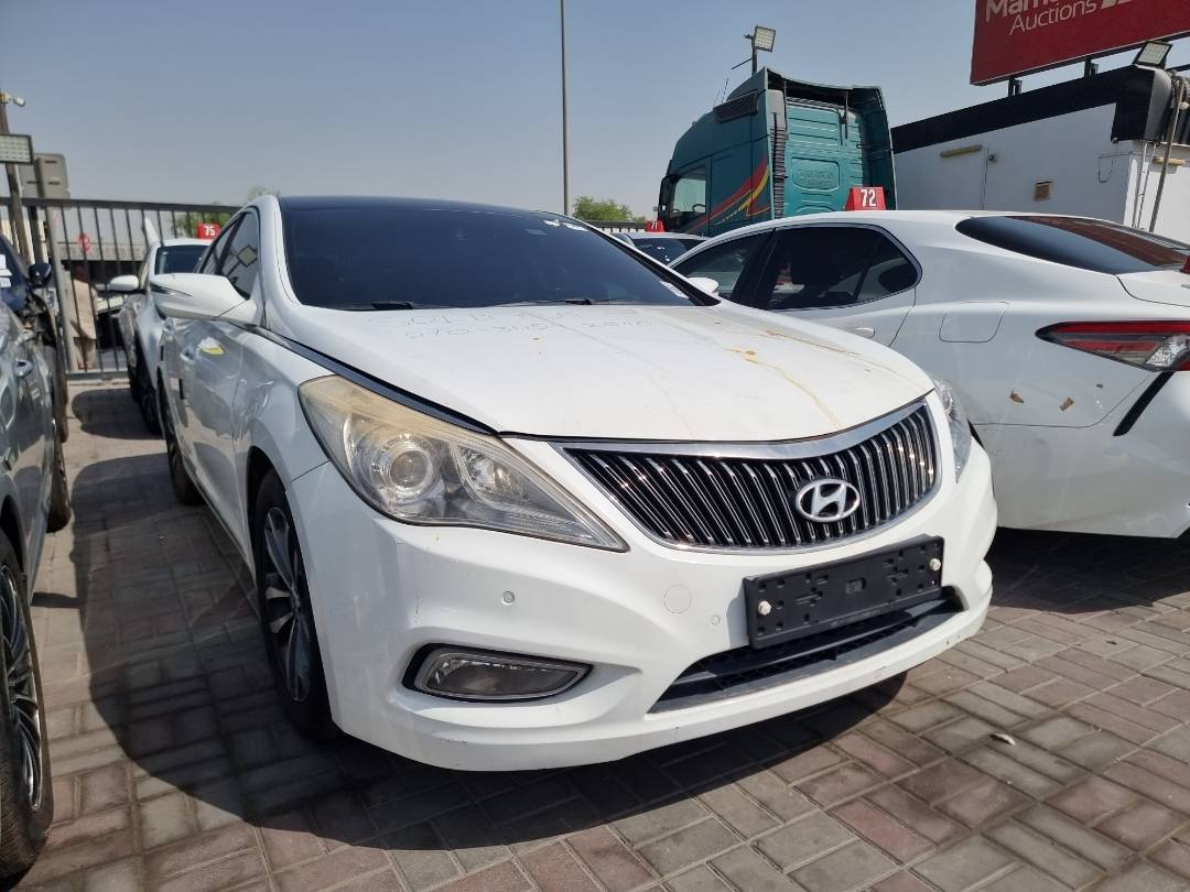 2011 HYUNDAI GRANDEUR — 215005 KM — Lot 032198 — Souq - Marhaba Auctions Used Cars - Image 3