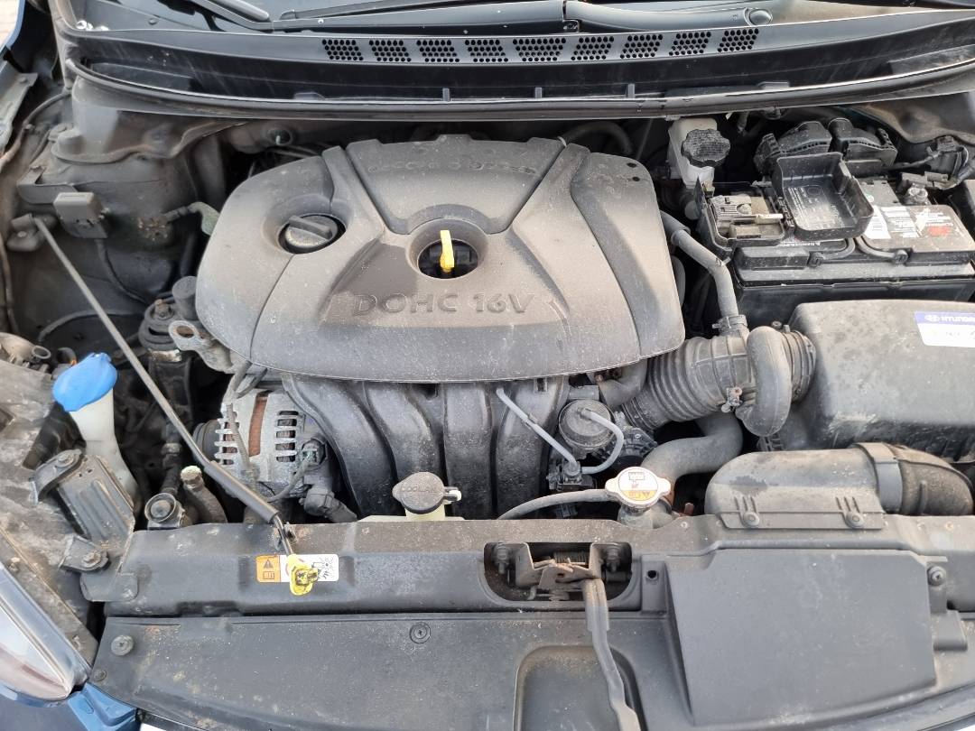 2015 HYUNDAI ELANTRA — 173264 KM — Lot 386195 — Souq - Marhaba Auctions Used Cars - Image 9