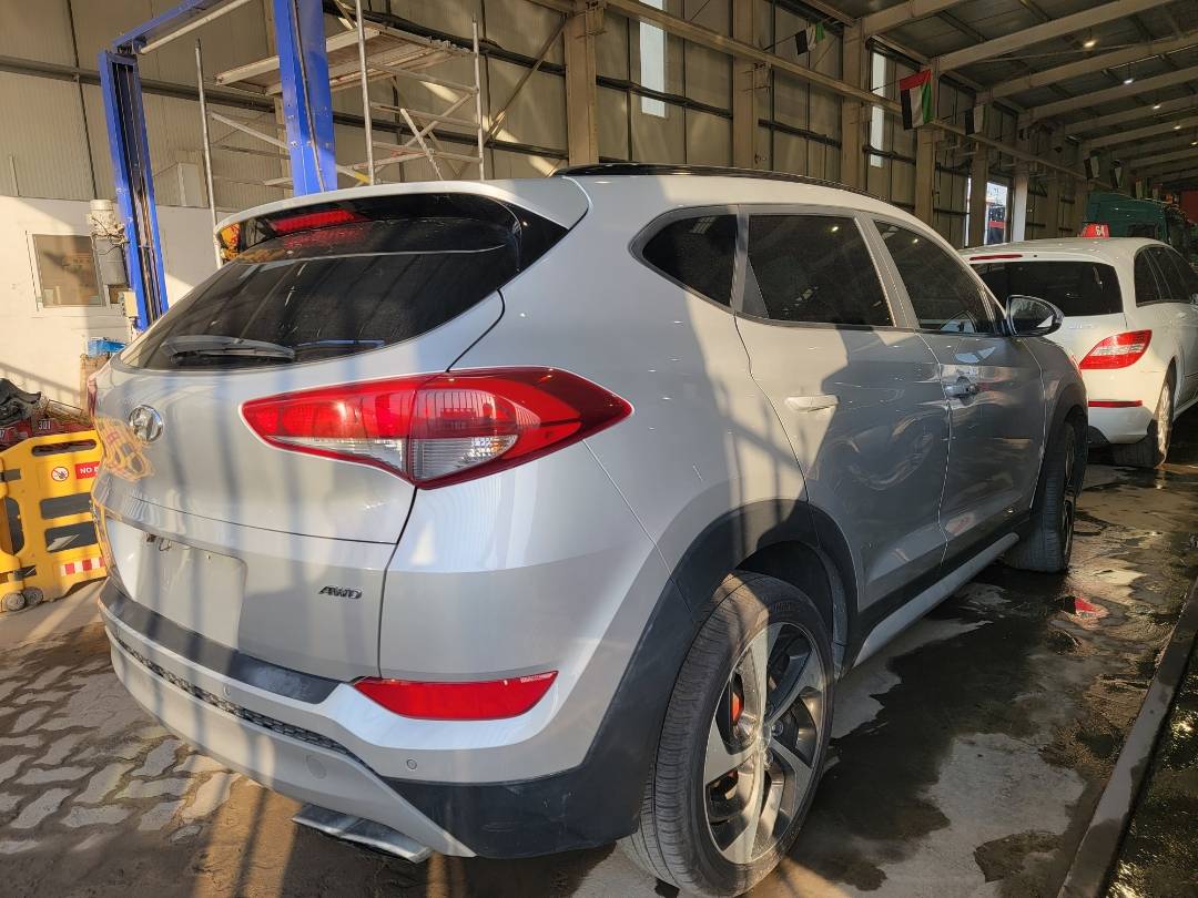 2017 HYUNDAI TUCSON — 166373 Miles — Lot U572594 — Main - Marhaba Auctions Used Cars - Image 3