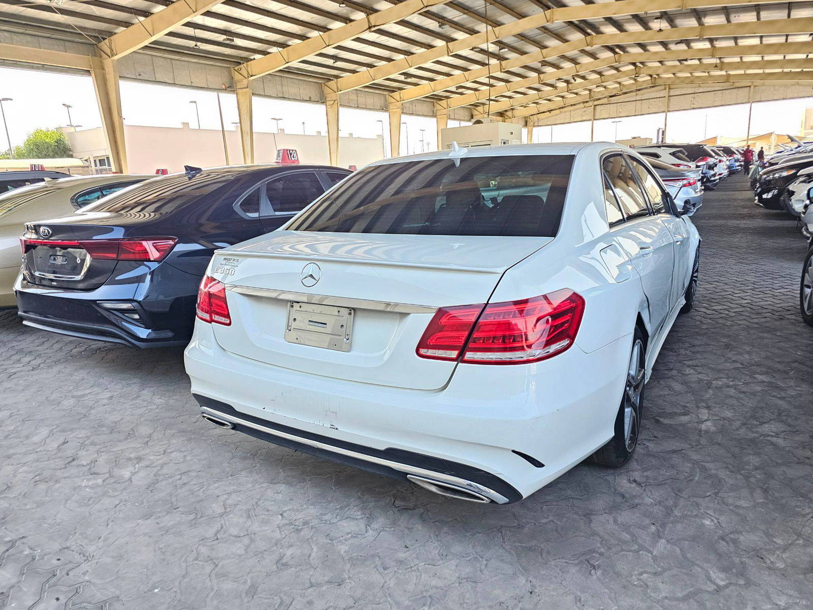 2014 MERCEDES BENZ E350 — 191057 Miles — Lot 5KB1EA802769 — Souq - Marhaba Auctions Used Cars - Image 4