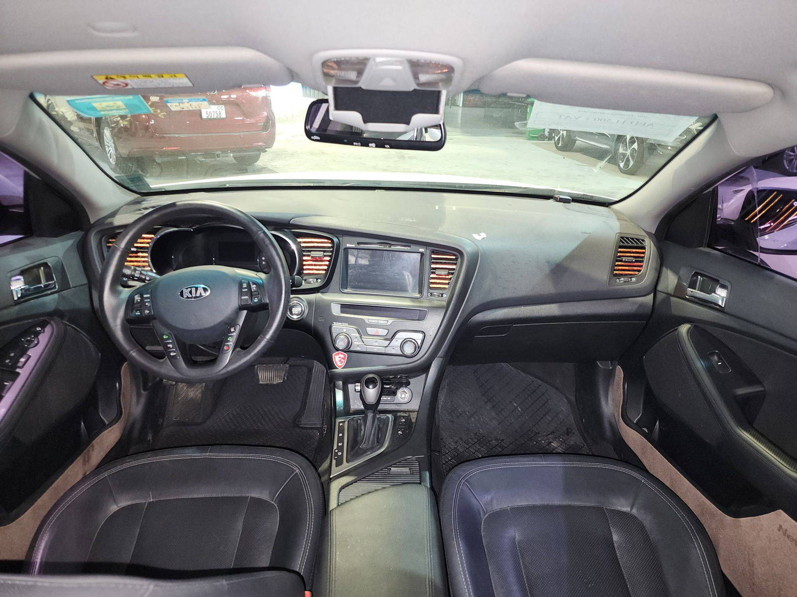 2013 KIA K5 — 120666 KM — Lot 025474 — Al Quoz - Marhaba Auctions Used Cars - Image 9