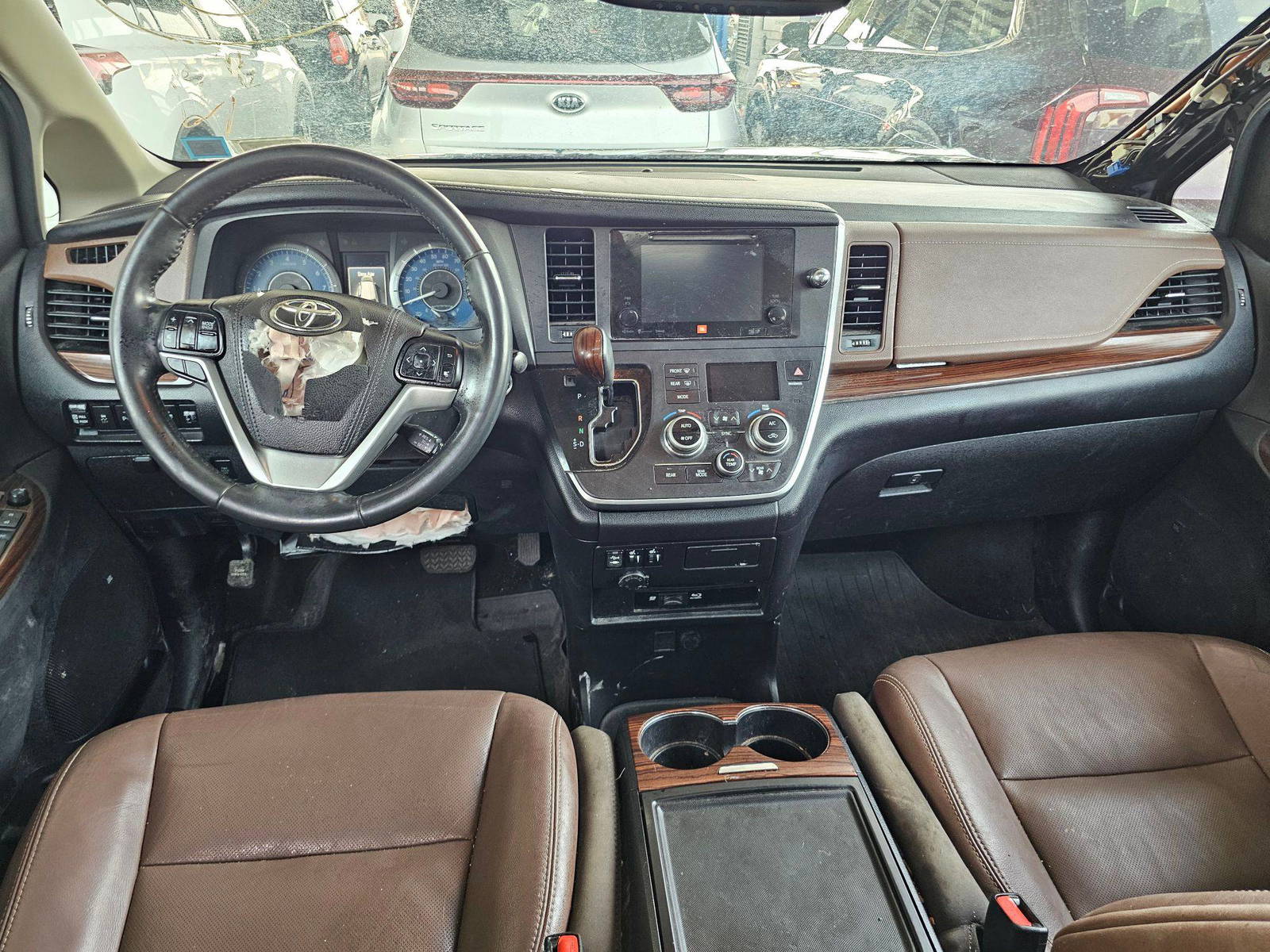 2017 TOYOTA SIENNA — 110557 Miles — Lot 9HS176518 — Souq - Marhaba Auctions Used Cars - Image 7