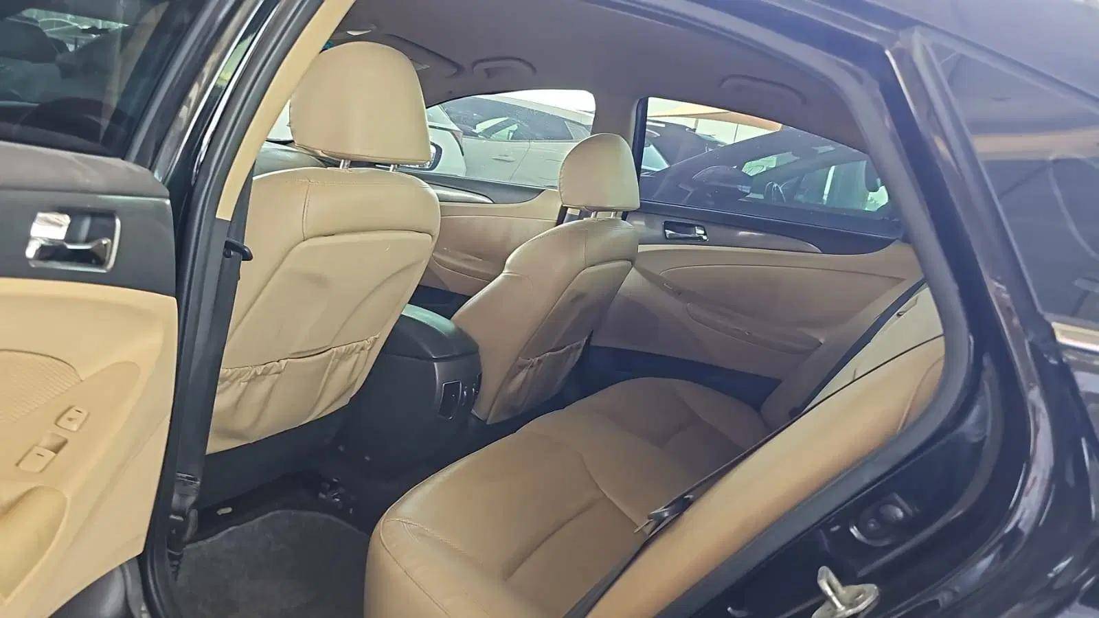 2012 HYUNDAI SONATA — 212264 KM — Lot A056663 — Souq - Marhaba Auctions Used Cars - Image 6