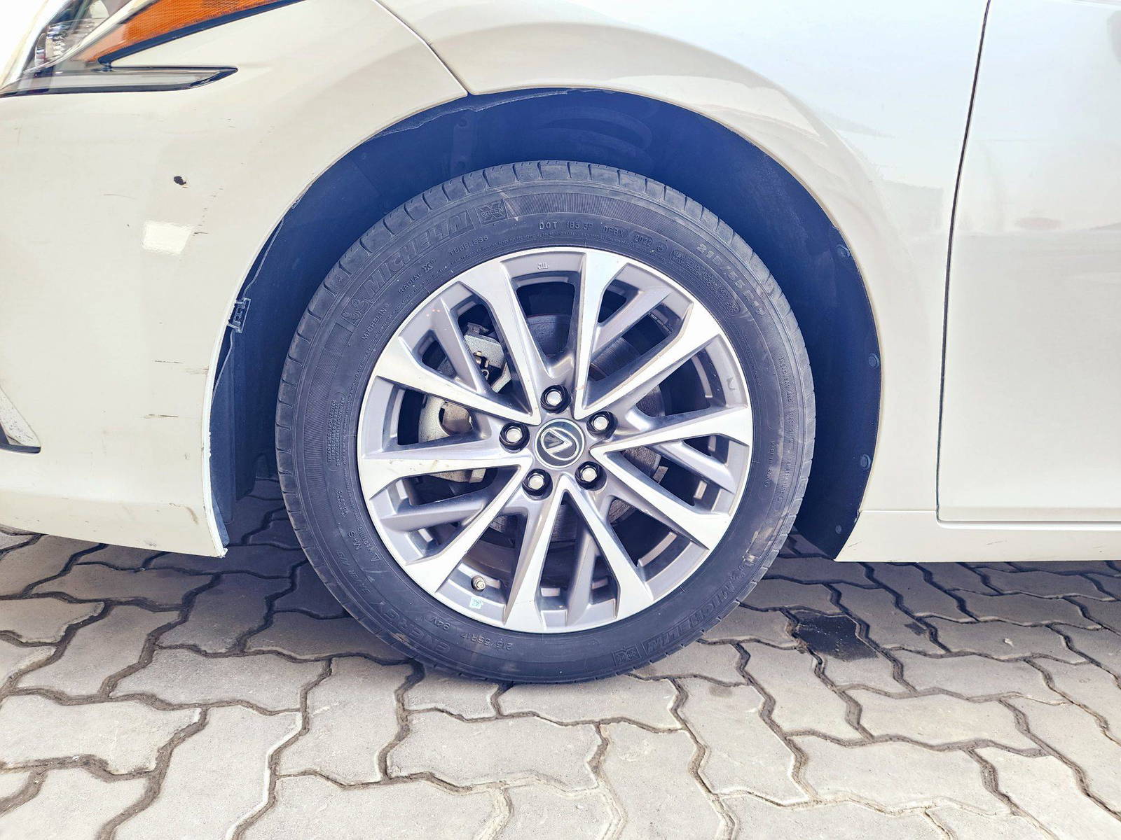 LEXUS ES 300H 2022 - Marhaba Auction Used Cars - Image 11