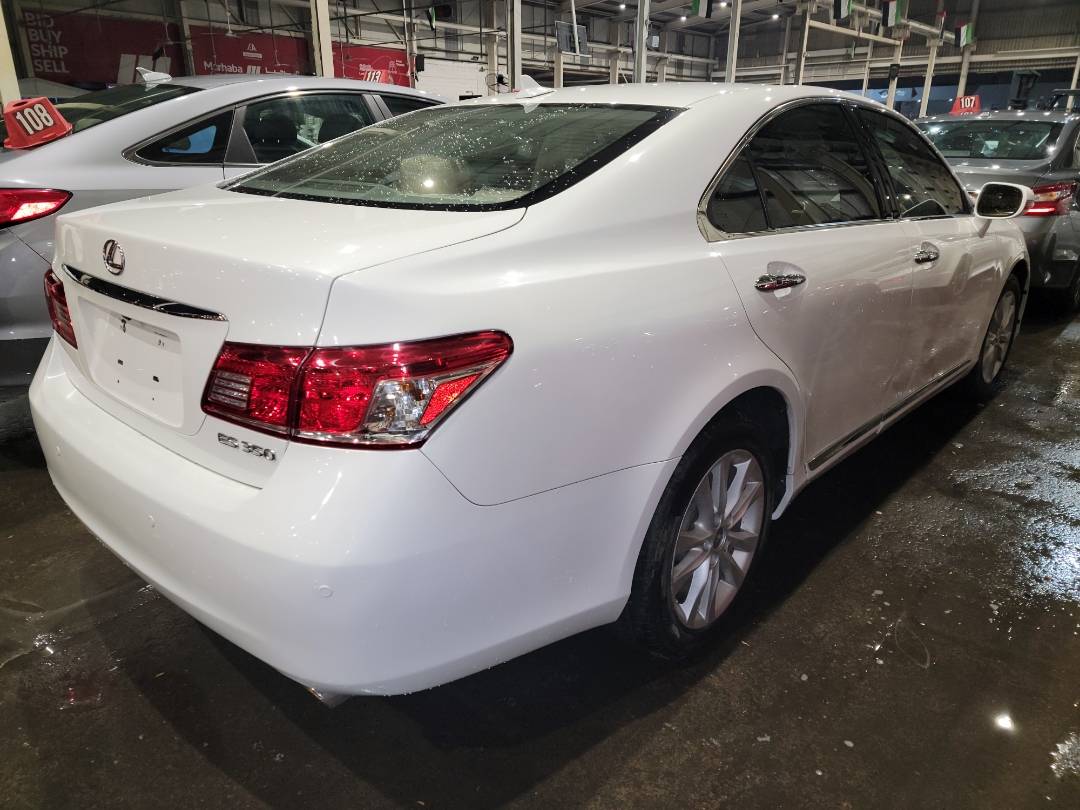 2011 LEXUS ES 350 — 112142 Miles — Lot 2445725 - Marhaba Auctions Used Cars - Image 3