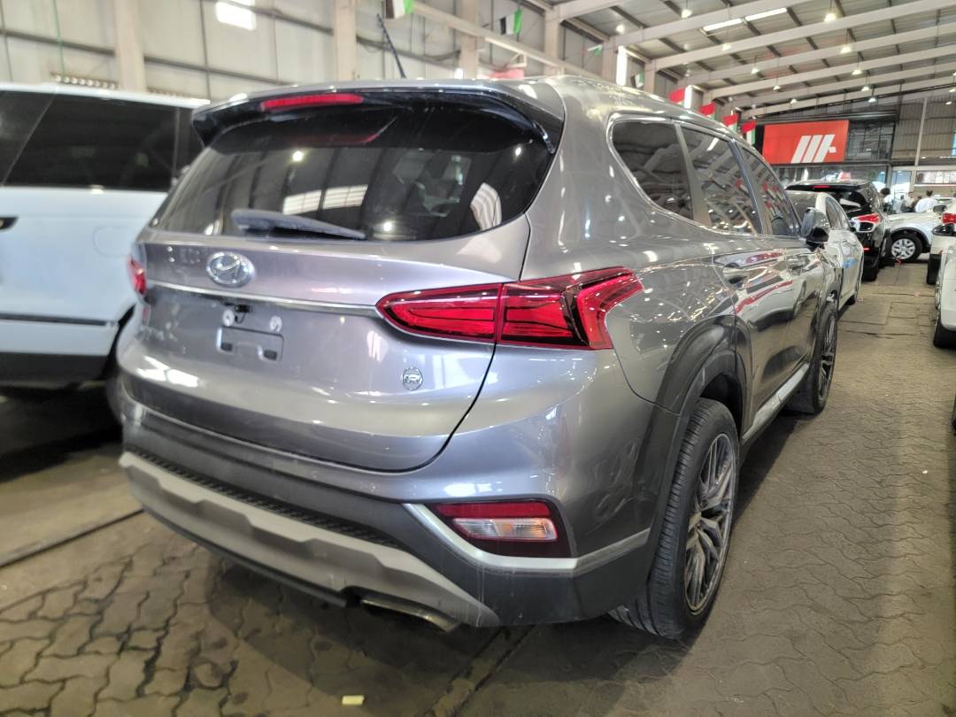 HYUNDAI SANTA FE 2019 - Marhaba Auction Used Cars - Image 3