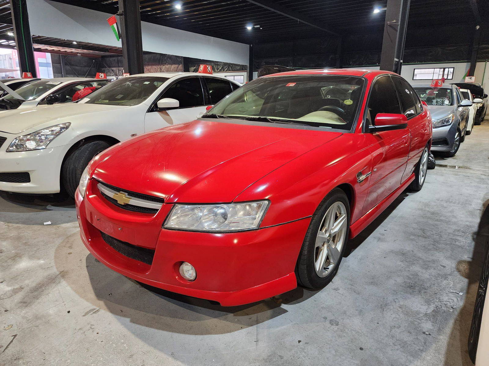 2006 CHEVROLET LUMINA — 297357 KM — Lot 485260 — Al Quoz - Marhaba Auctions Used Cars - Image 3