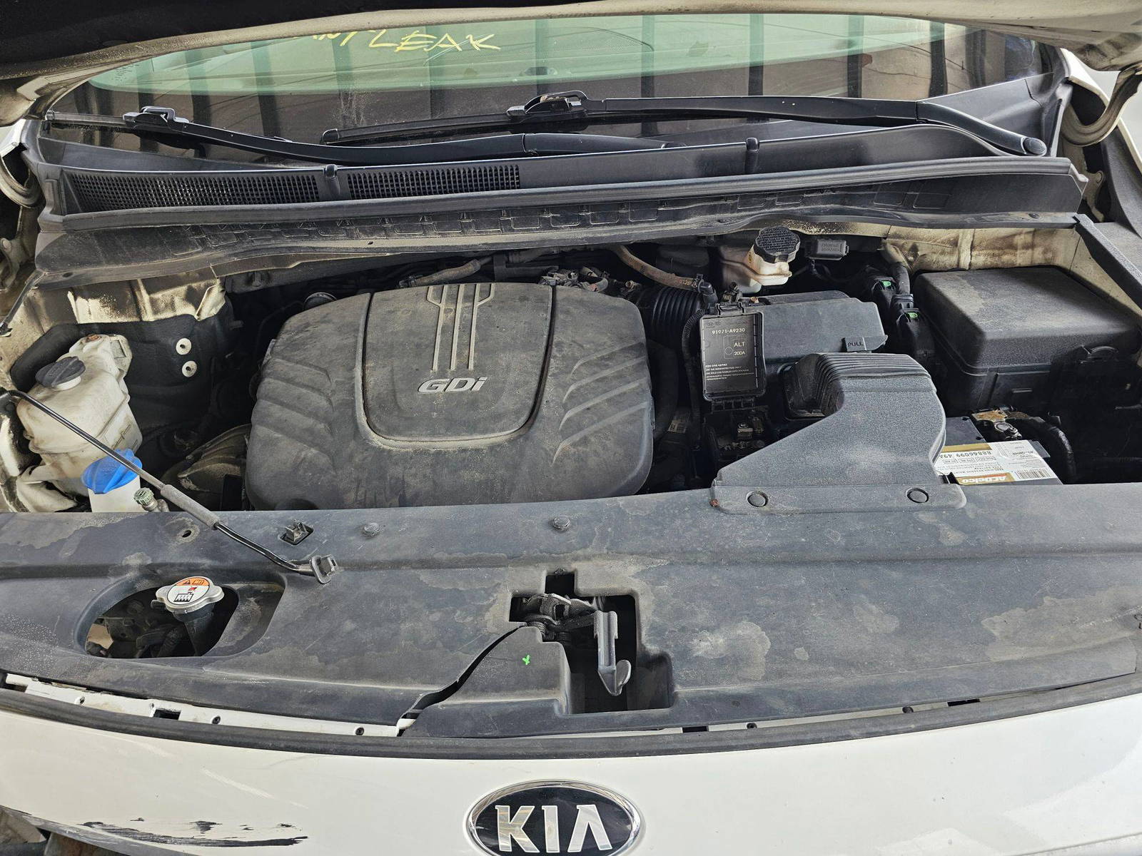 2016 KIA SEDONA — 242601 KM — Lot 12339571 — Souq - Marhaba Auctions Used Cars - Image 12