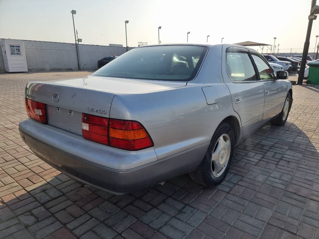 1999 LEXUS LS 400 — 166456 Miles — Lot 1325487 — Ind. 12 - Marhaba Auctions Used Cars - Image 4