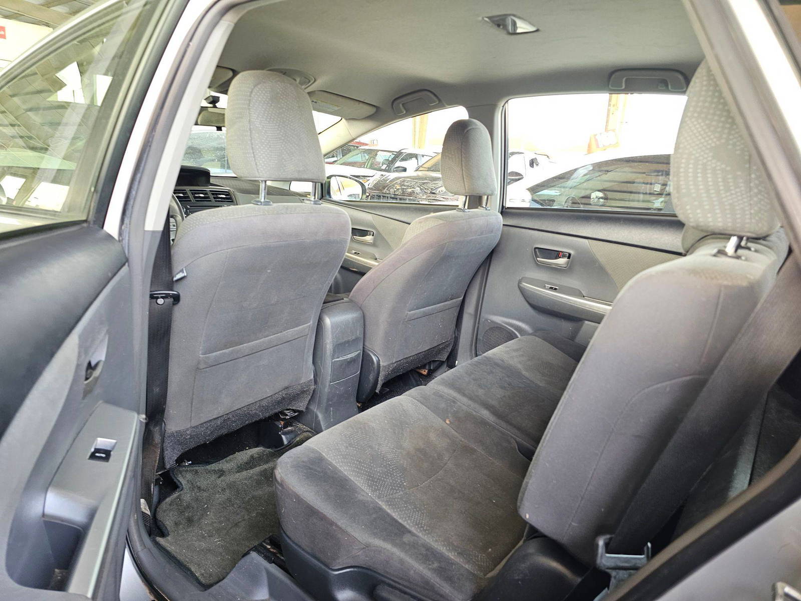 2014 TOYOTA PRIUS V — 187271 Miles — Lot 3EJ014868 — Souq - Marhaba Auctions Used Cars - Image 6