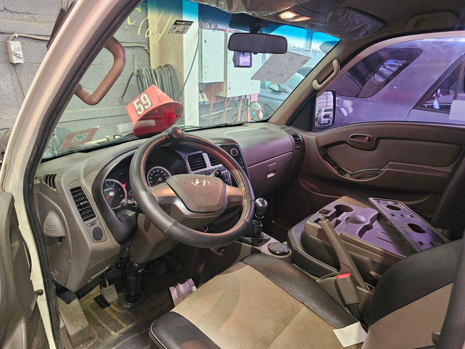 HYUNDAI PORTER 2 2018 - Marhaba Auction Used Cars - Image 8