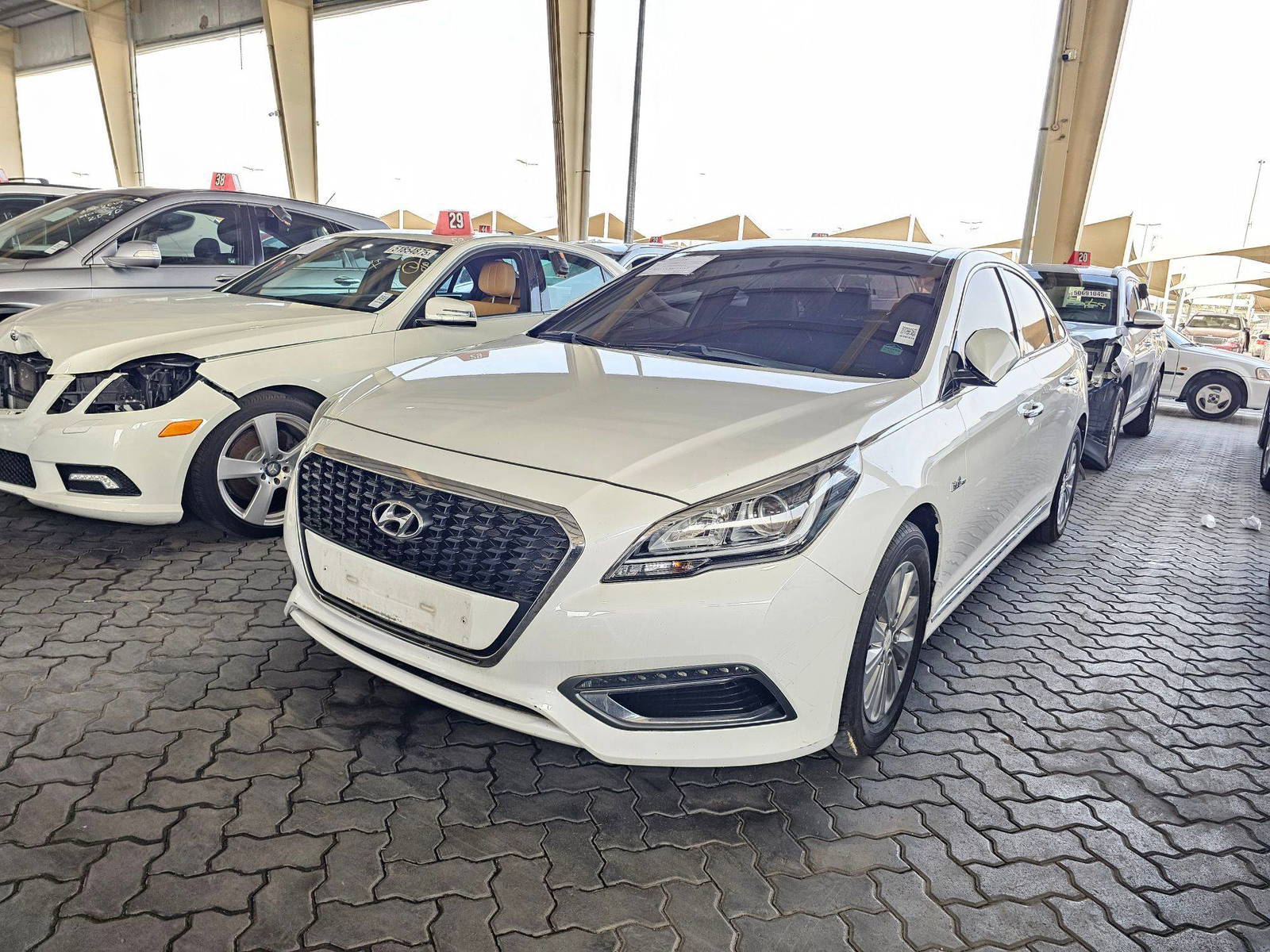 2017 HYUNDAI SONATA — 210753 KM — Lot 61128 — Souq - Marhaba Auctions Used Cars - Image 5