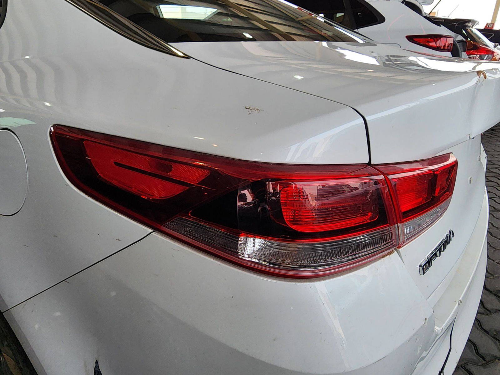2017 KIA OPTIMA — 78086 Miles — Lot HG153658 — Souq - Marhaba Auctions Used Cars - Image 11