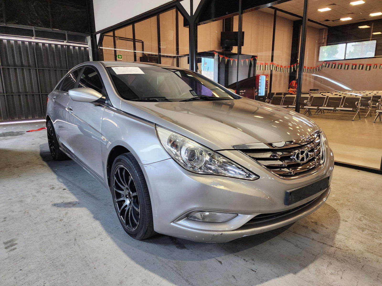 2011 HYUNDAI SONATA — 229476 KM — Lot 305421 — Al Quoz - Marhaba Auctions Used Cars - Image 3
