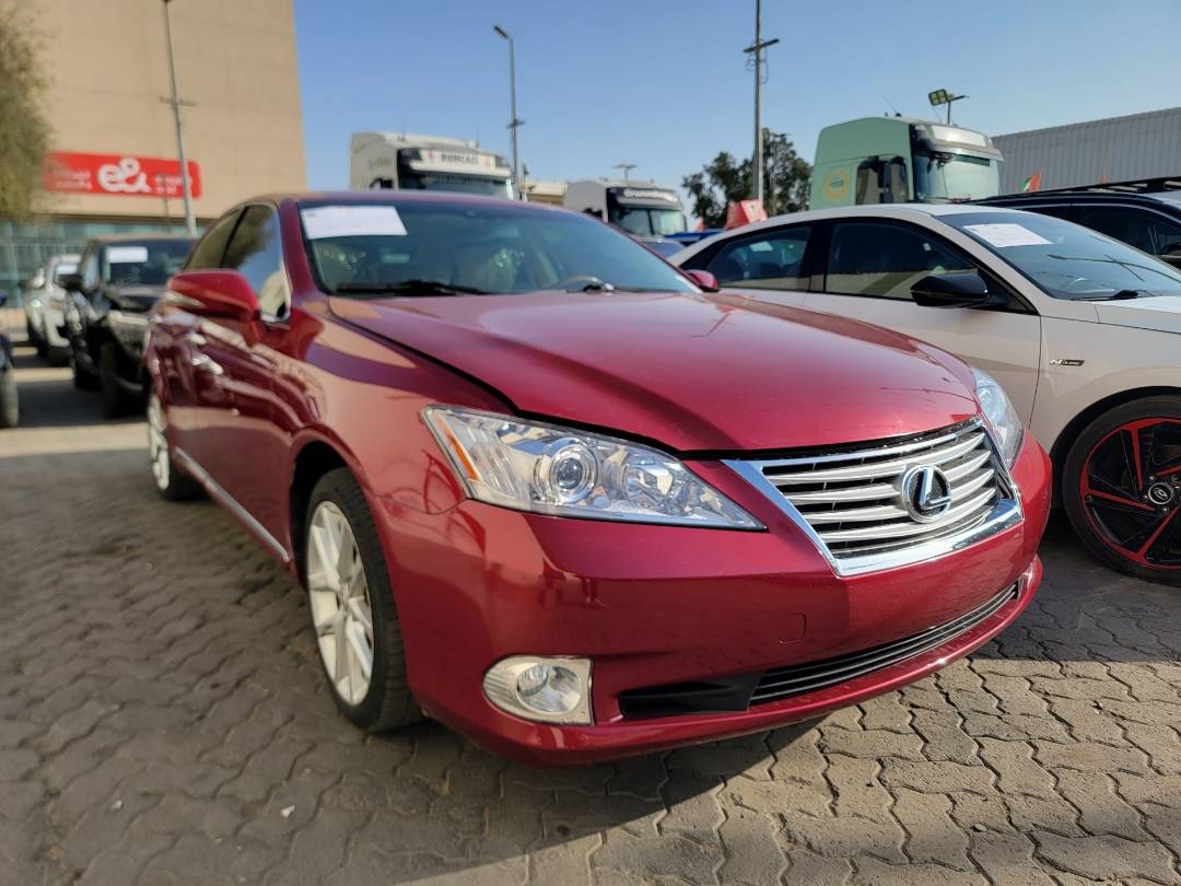 2011 LEXUS ES 350 — 176283 Miles — Lot 77442693 — Souq - Marhaba Auctions Used Cars - Image 4