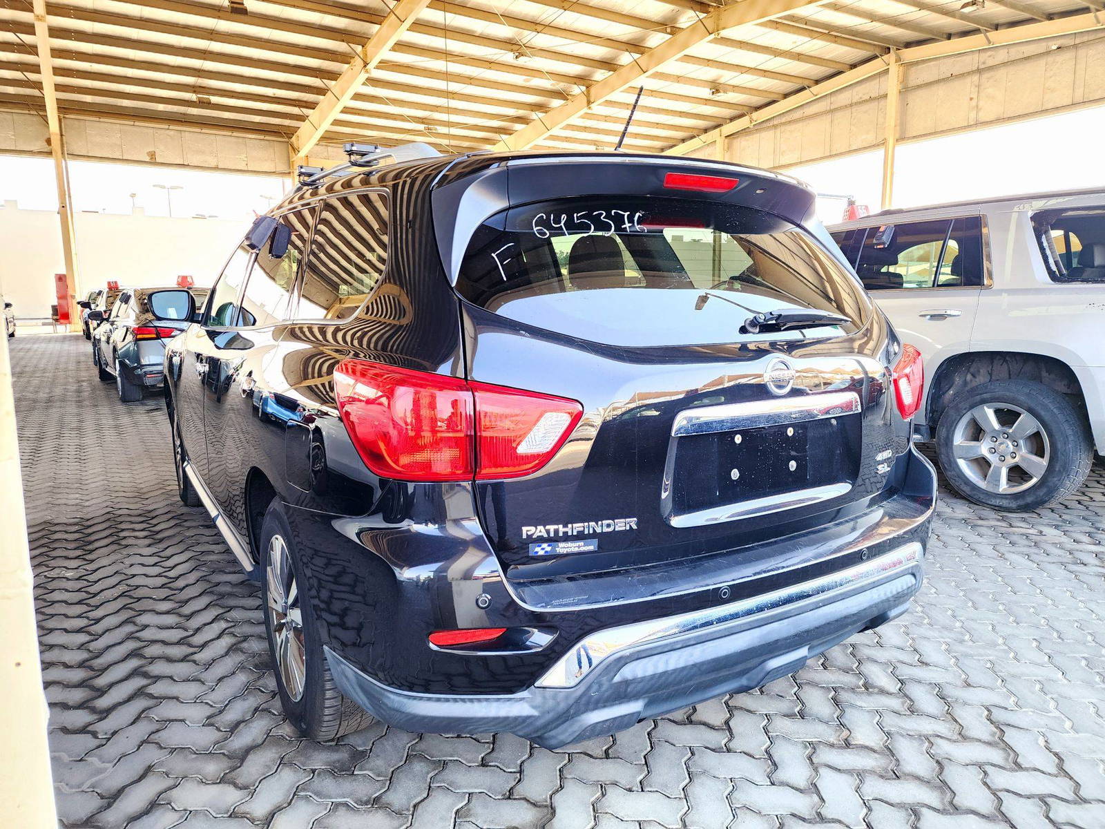 2018 NISSAN PATHFINDER — 161998 Miles — Lot 67425424 — Souq - Marhaba Auctions Used Cars - Image 3
