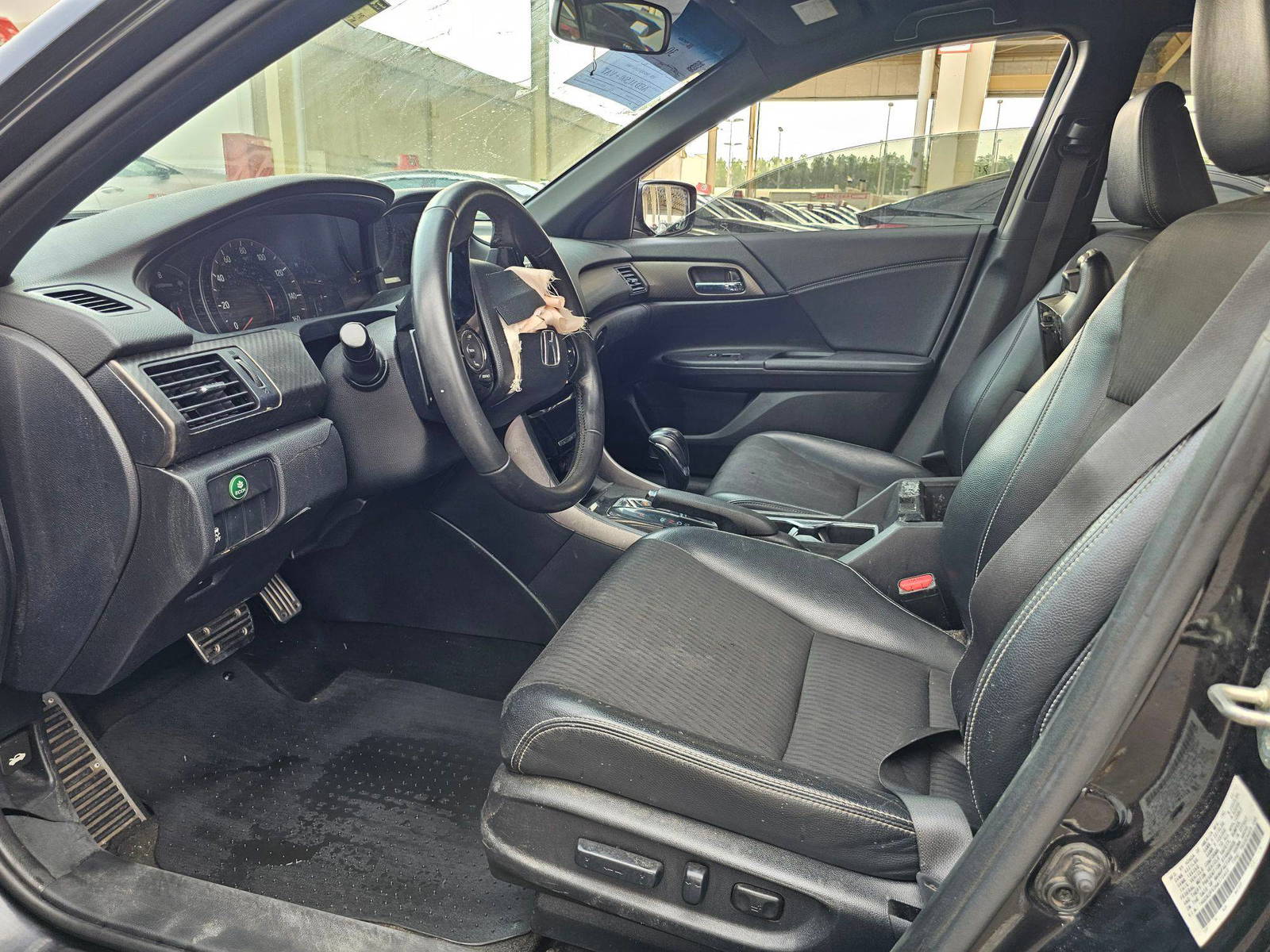 2017 HONDA ACCORD — 145711 Miles — Lot 2HA170403 — Souq - Marhaba Auctions Used Cars - Image 8