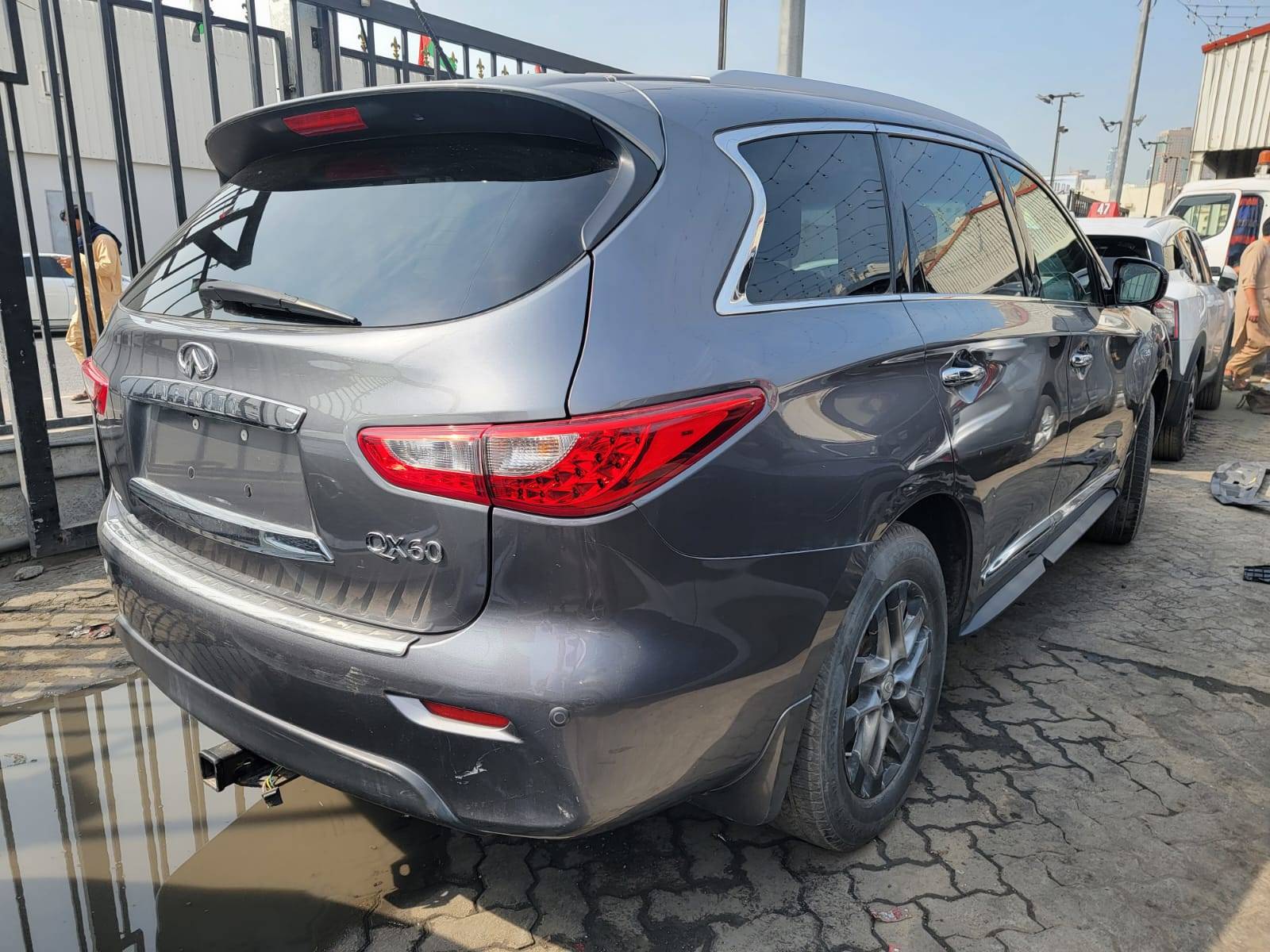 2015 INFINITI QX60 — 172860 Miles — Lot 525142 — Main - Marhaba Auctions Used Cars - Image 4