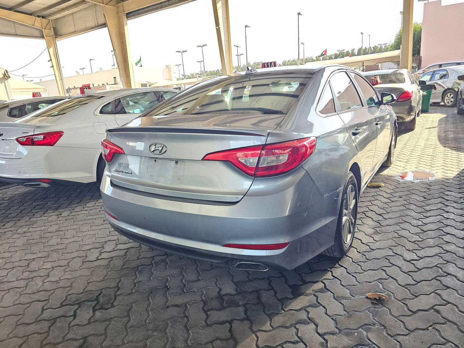 2016 HYUNDAI SONATA — 183000 Miles — Lot H335524 — Souq - Marhaba Auctions Used Cars - Image 5