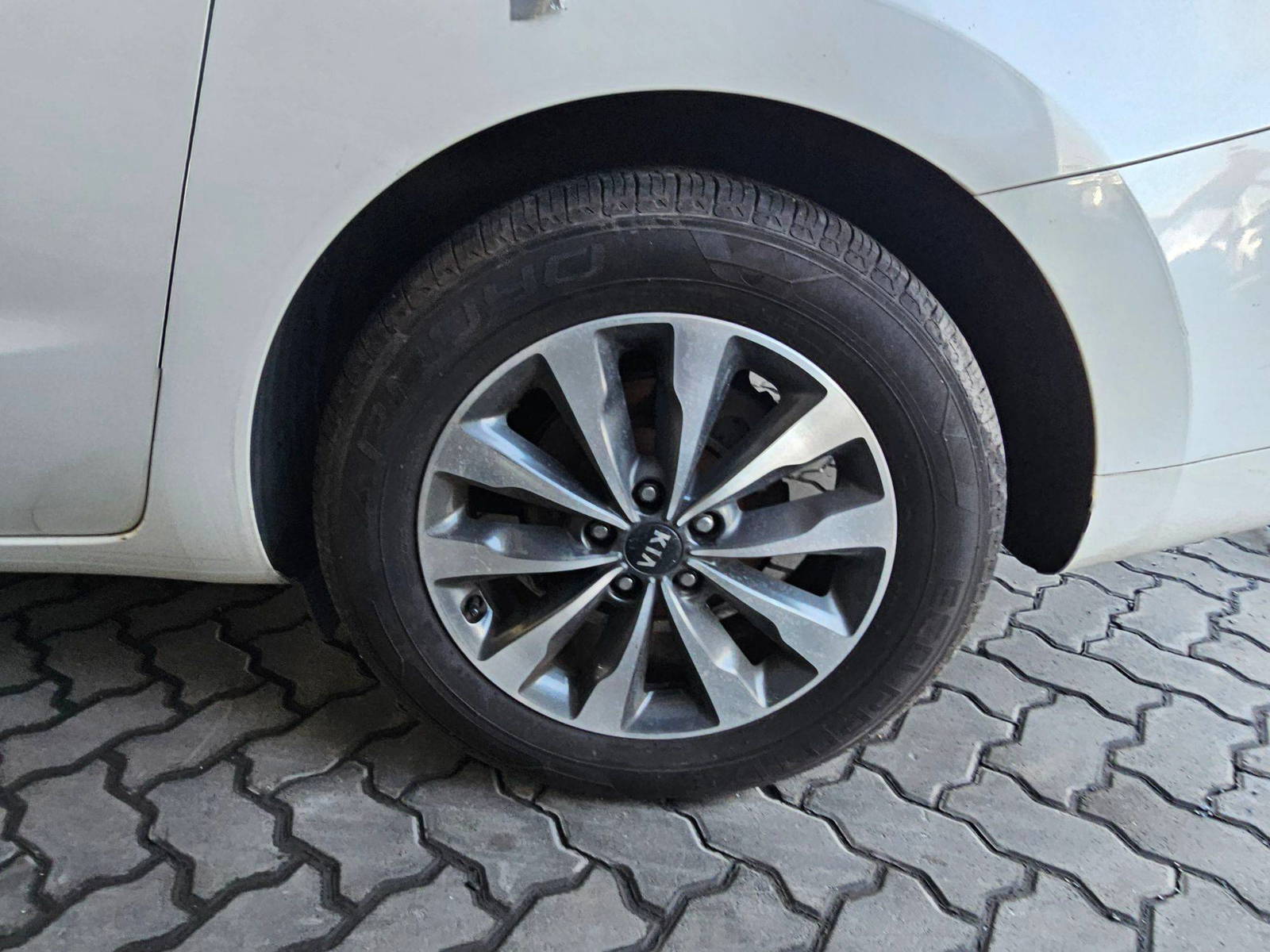 KIA SEDONA 2015 - Marhaba Auction Used Cars - Image 9