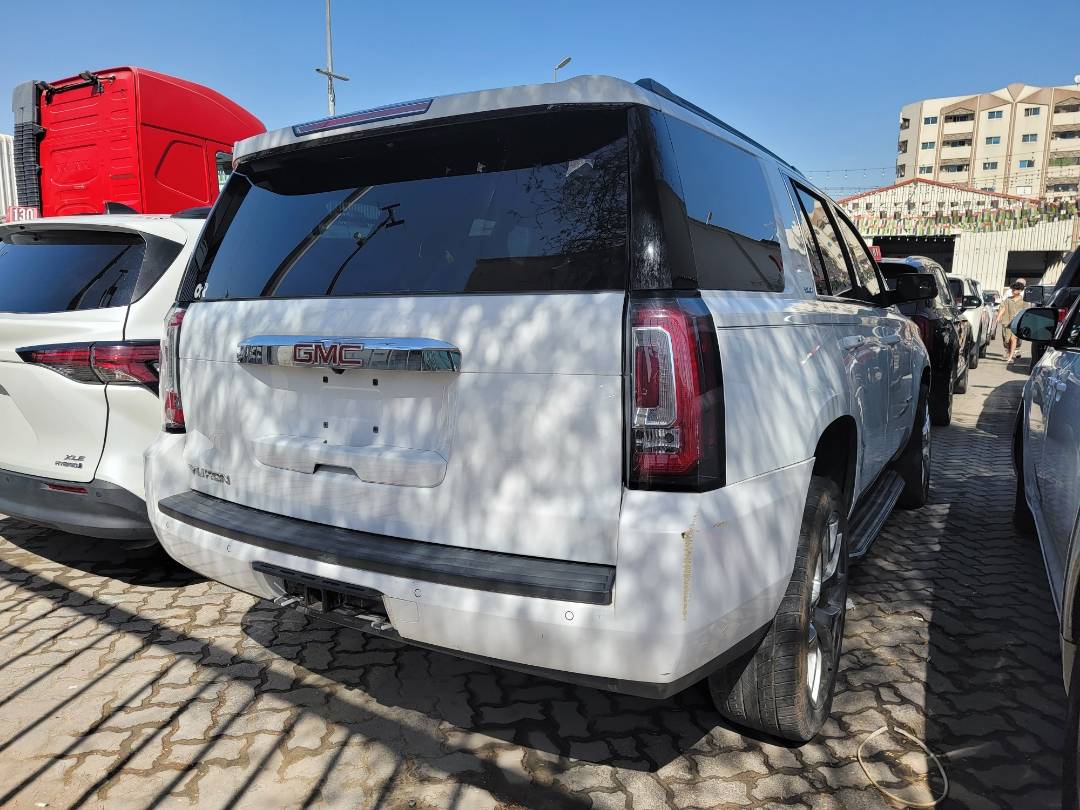 2018 GMC YUKON — 126240 Miles — Lot R318959 — Main - Marhaba Auctions Used Cars - Image 3