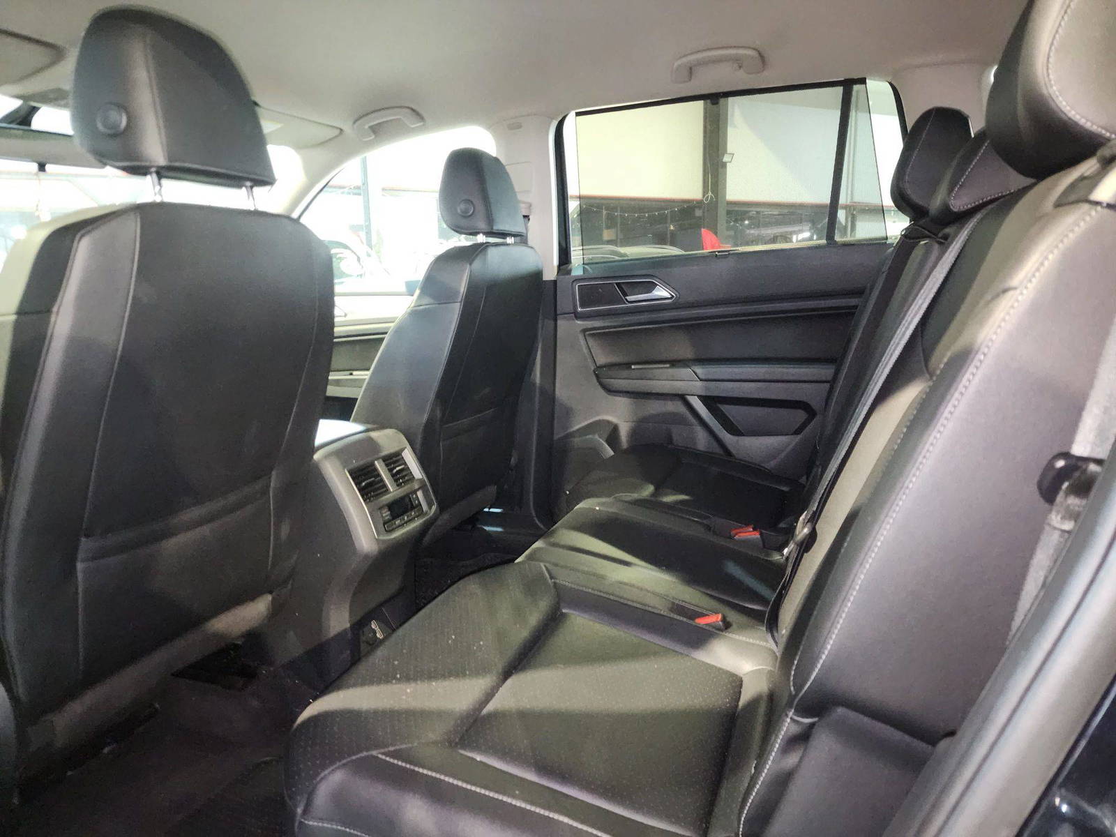 2019 VOLKSWAGEN ATLAS — 118509 Miles — Lot 82212065 — Al Quoz - Marhaba Auctions Used Cars - Image 7