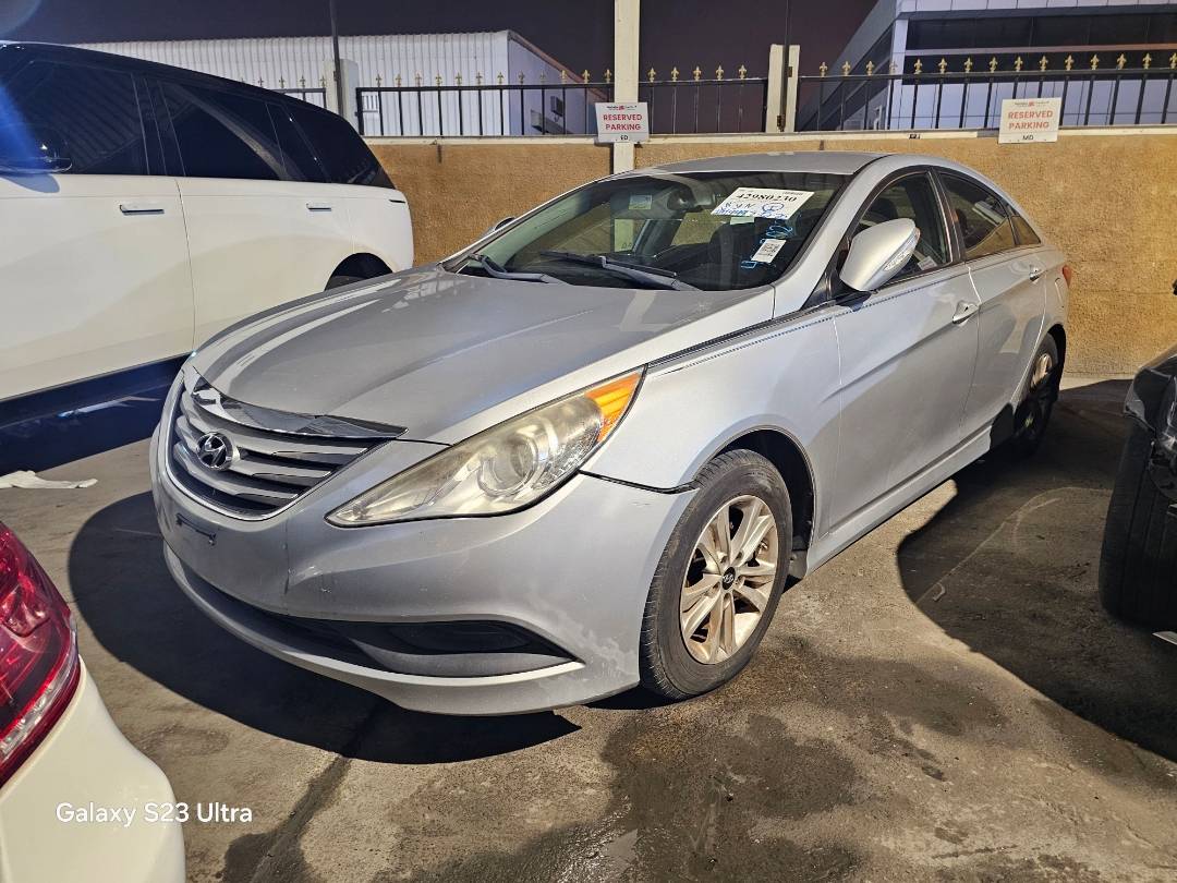 2014 HYUNDAI SONATA — 191949 Miles — Lot 42980230 — Main - Marhaba Auctions Used Cars - Image 4