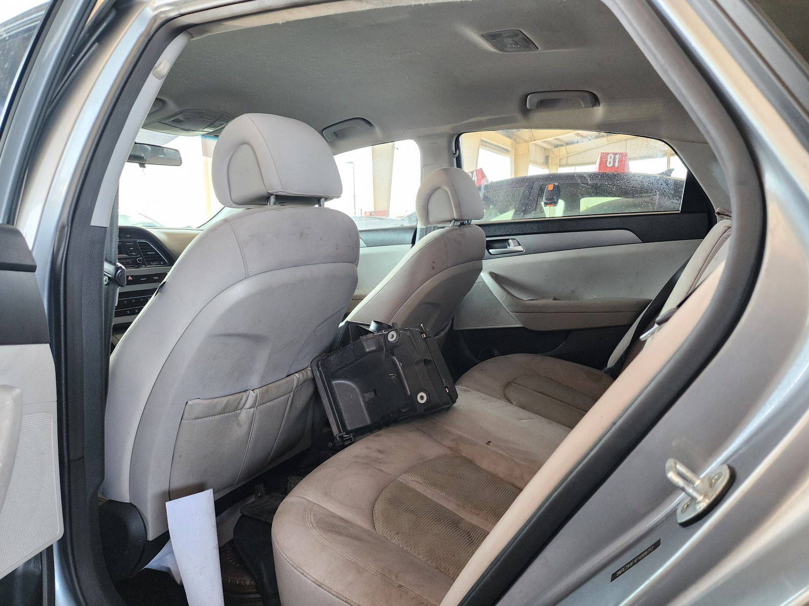 2015 HYUNDAI SONATA — 201355 Miles — Lot FH008712 — Souq - Marhaba Auctions Used Cars - Image 6