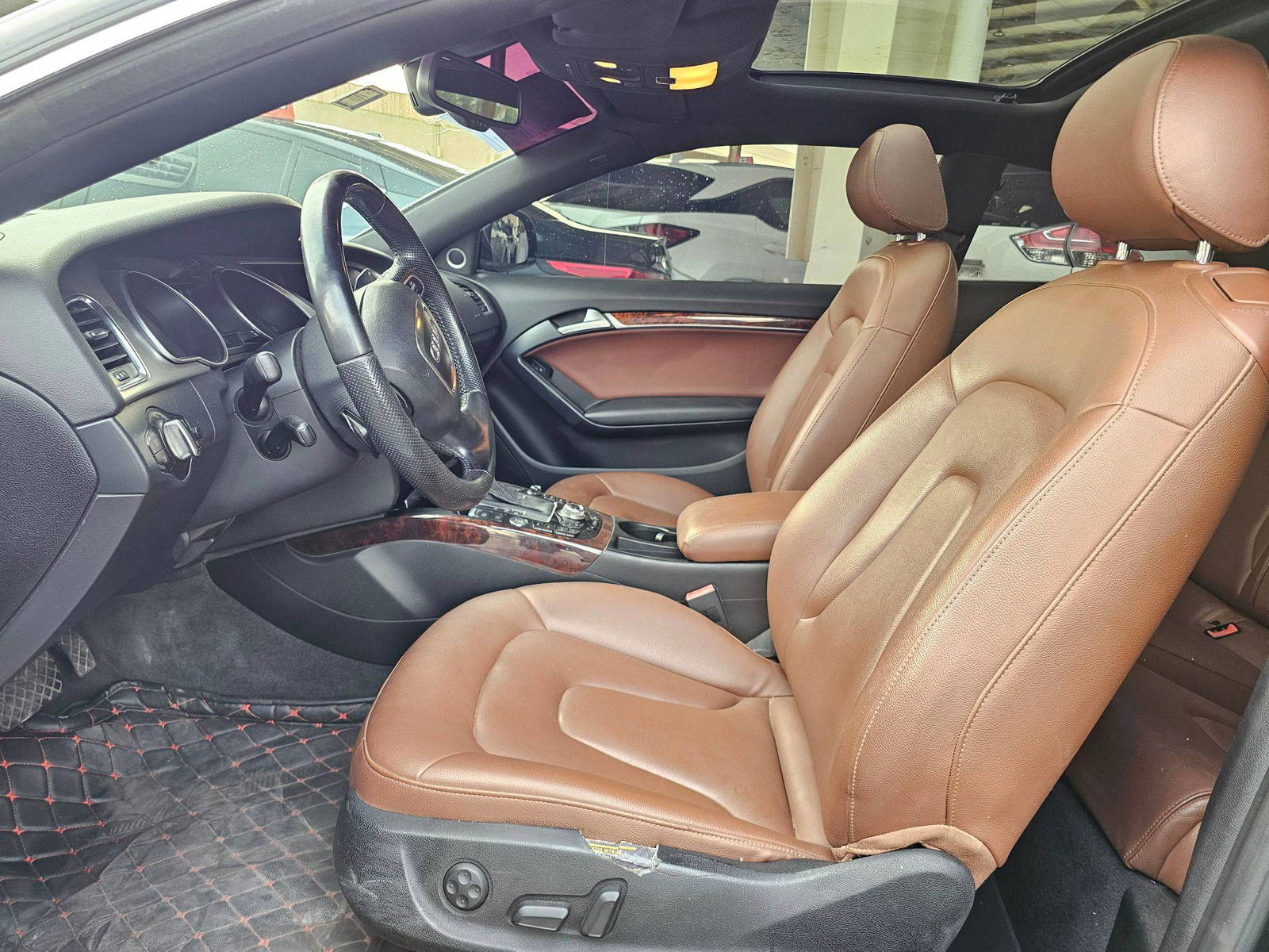 2009 AUDI A5 CABRIOLET PREMIUM — 147286 KM — Lot T69A042707 — Souq - Marhaba Auctions Used Cars - Image 9