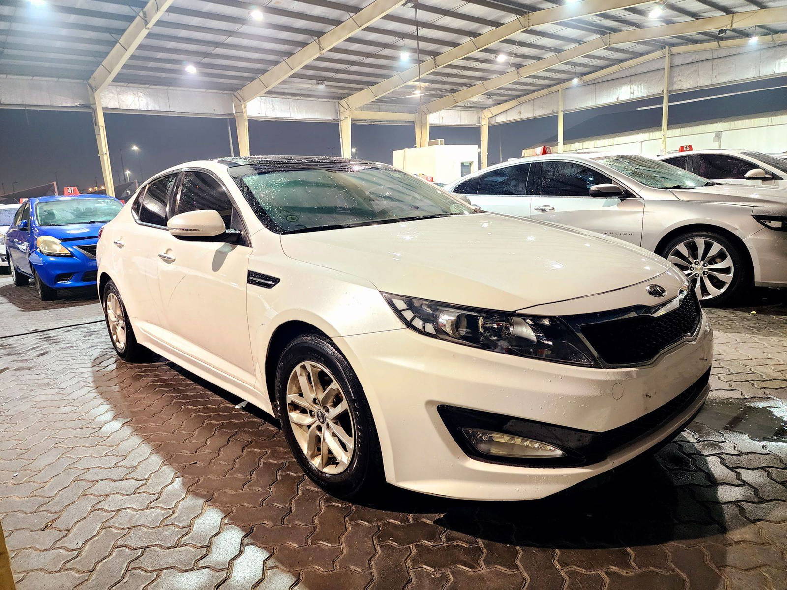 2011 KIA K5 — 95299 KM — Lot 166254 — Souq - Marhaba Auctions Used Cars - Image 4
