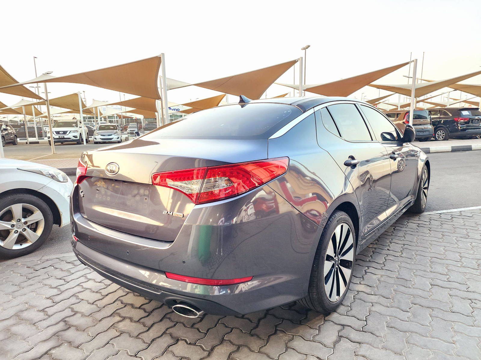 2011 KIA K5 — 86368 KM — Lot 038158 — Souq - Marhaba Auctions Used Cars - Image 4