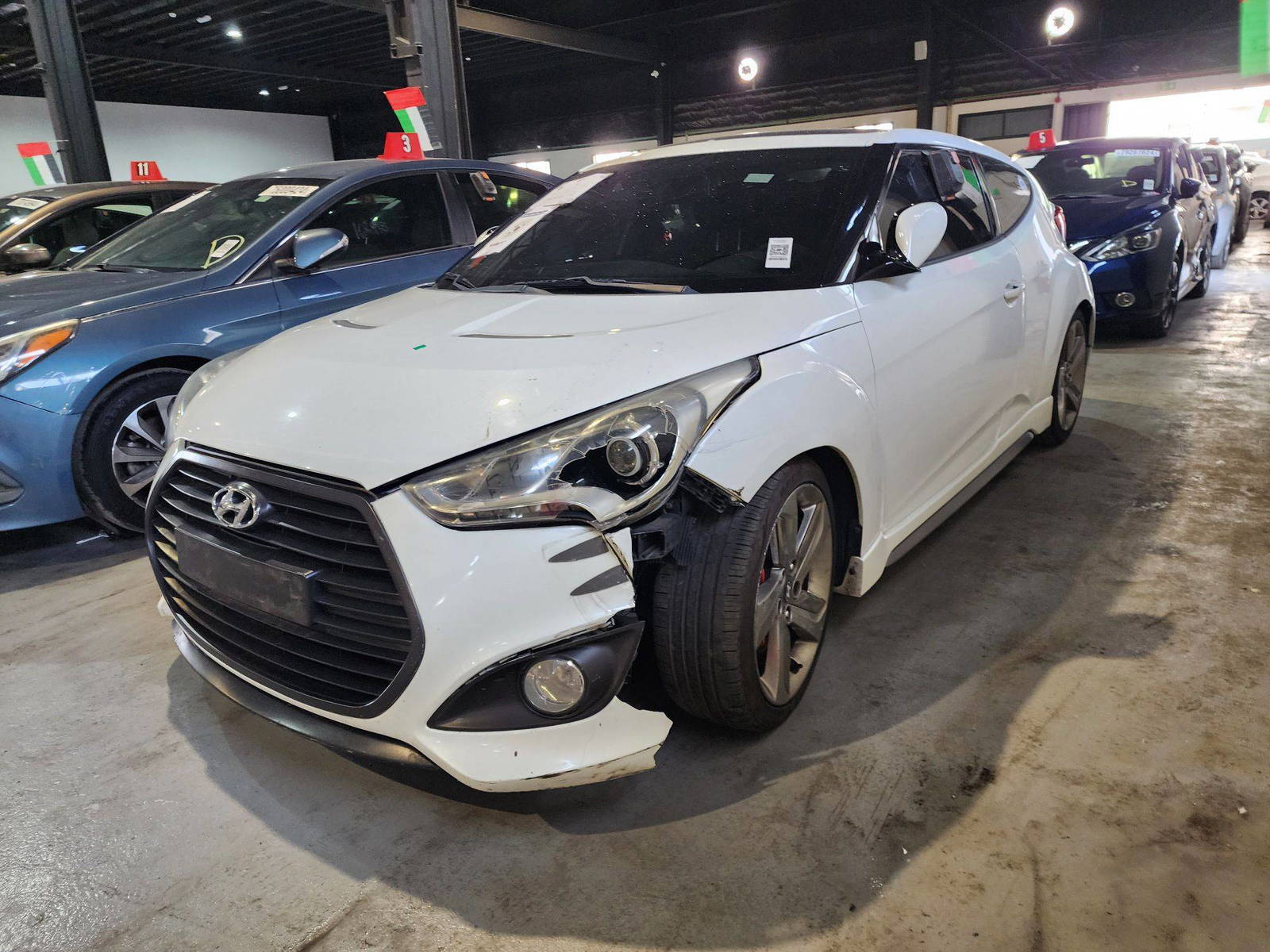 2013 HYUNDAI VELOSTER — 174697 KM — Lot 091633 — Al Quoz - Marhaba Auctions Used Cars - Image 5