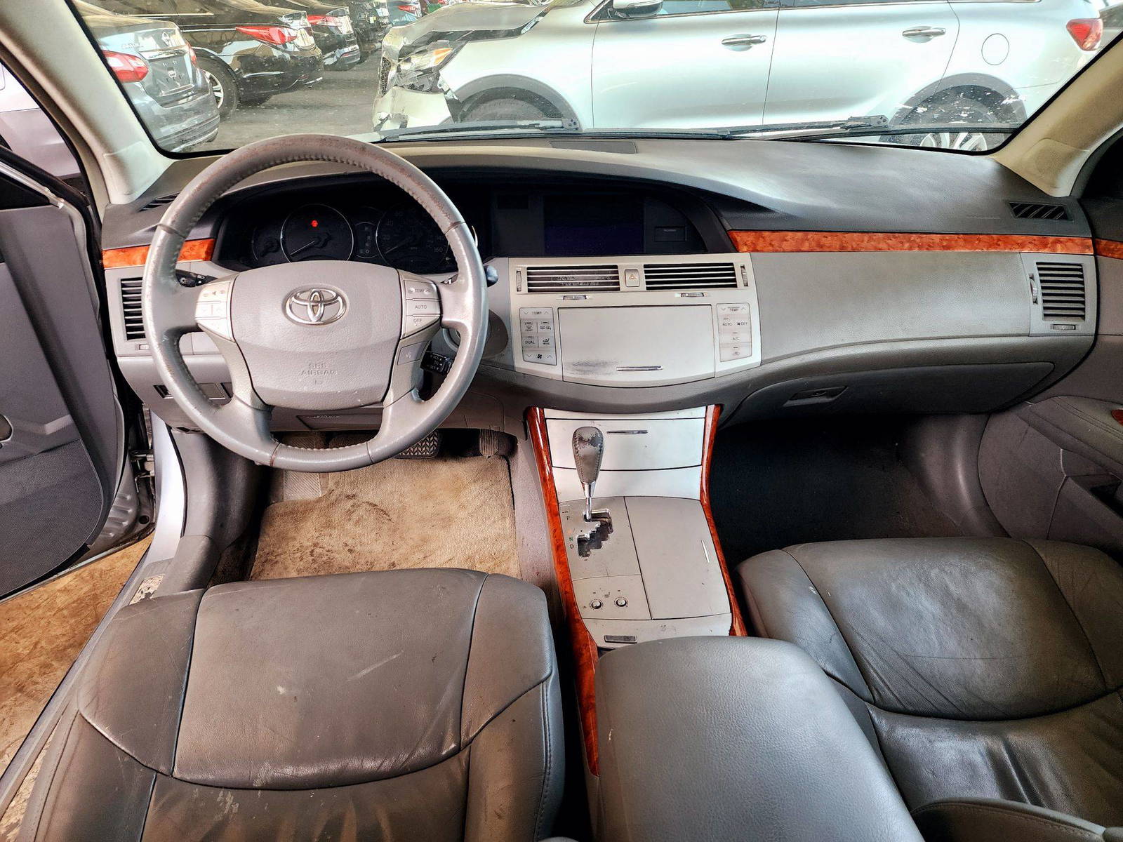 2005 TOYOTA AVALON — 232522 Miles — Lot 5U051168 — Souq - Marhaba Auctions Used Cars - Image 7