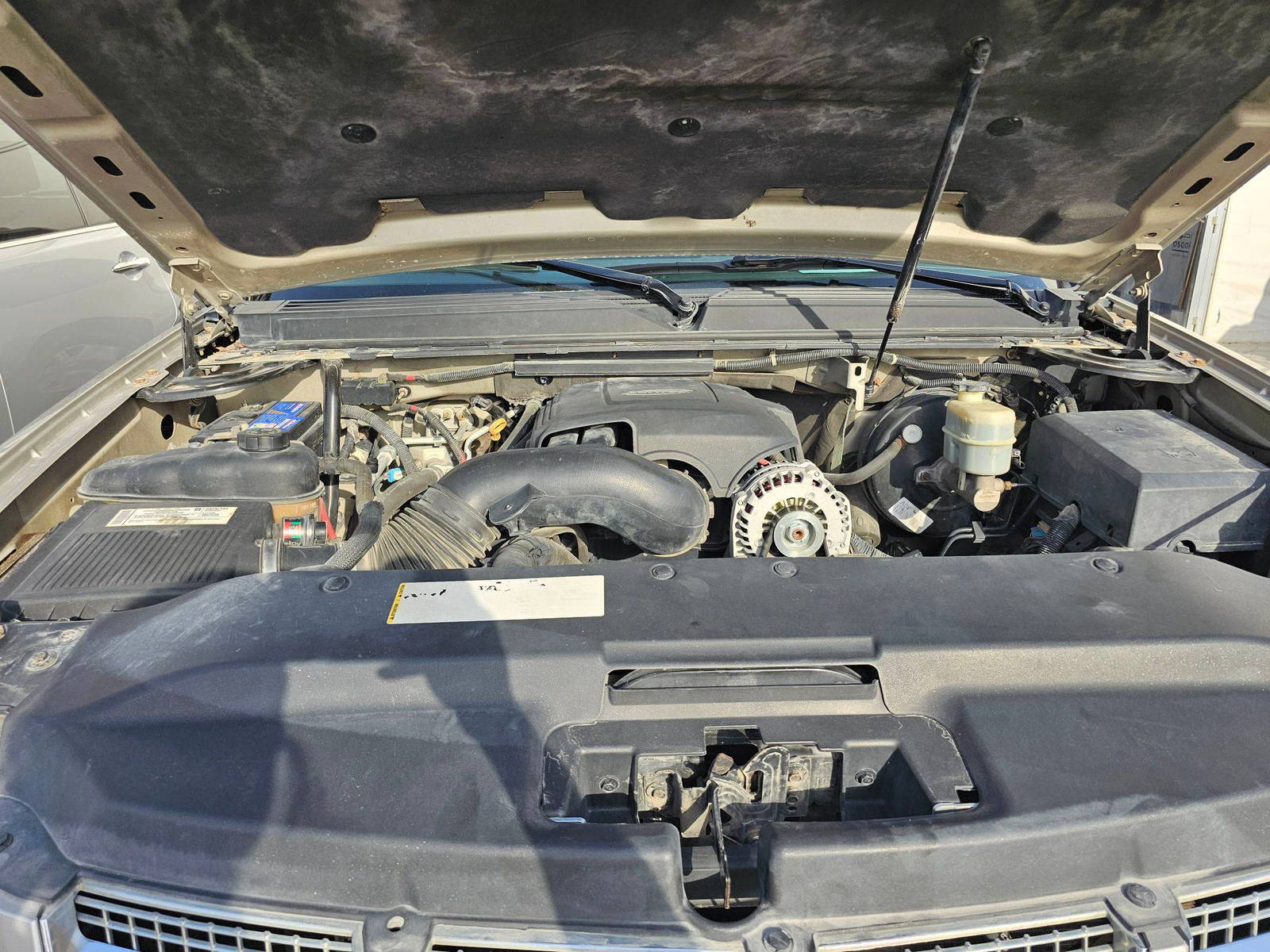 2007 CADILLAC ESCALADE — 155140 KM — Lot 7R307961 — Souq - Marhaba Auctions Used Cars - Image 12