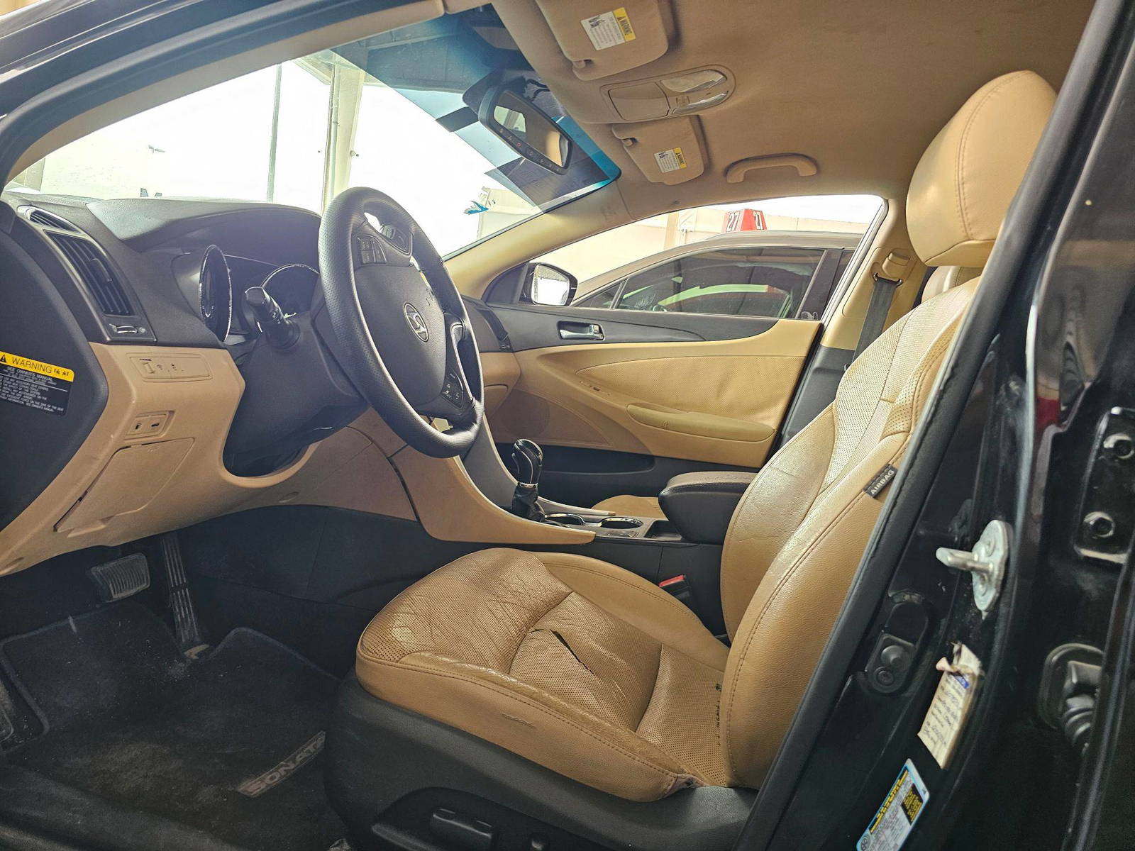 2012 HYUNDAI SONATA — 212263 Miles — Lot A056663 — Souq - Marhaba Auctions Used Cars - Image 8