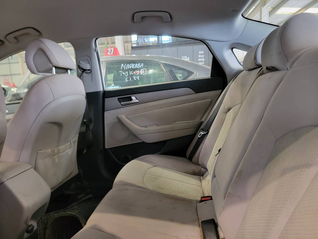 2015 HYUNDAI SONATA — 117702 Miles — Lot H205297 — Souq - Marhaba Auctions Used Cars - Image 8