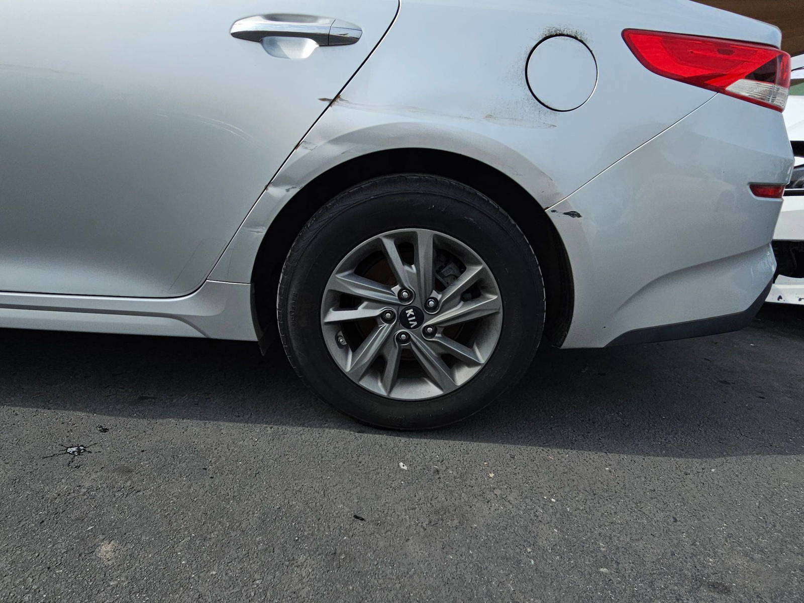 2019 KIA OPTIMA — 145537 Miles — Lot 296052 — Souq - Marhaba Auctions Used Cars - Image 10