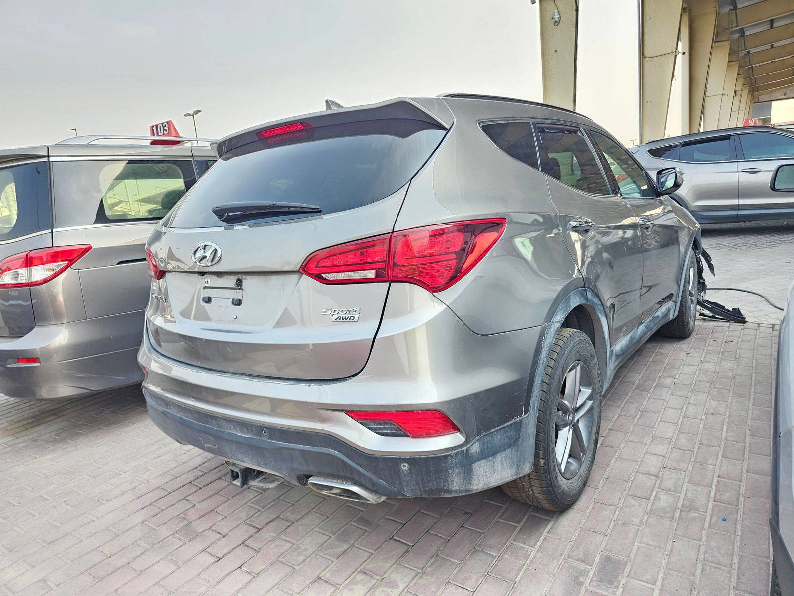 2018 HYUNDAI SANTA FE SPORT — 174481 KM — Lot 20205477 — Souq - Marhaba Auctions Used Cars - Image 3