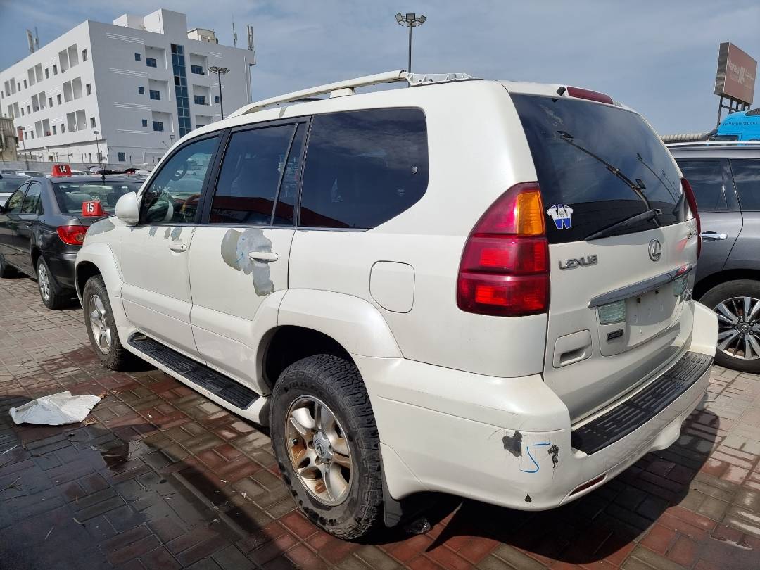 2004 LEXUS GX 470 — 122374 Miles — Lot 215487 — Ind. 12 - Marhaba Auctions Used Cars - Image 5