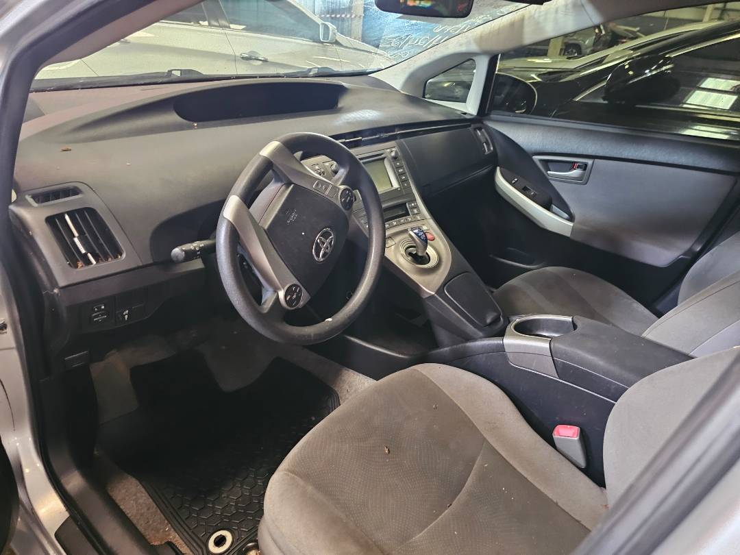 2012 TOYOTA PRIUS — 232735 KM — Lot 12299487 — Main - Marhaba Auctions Used Cars - Image 7