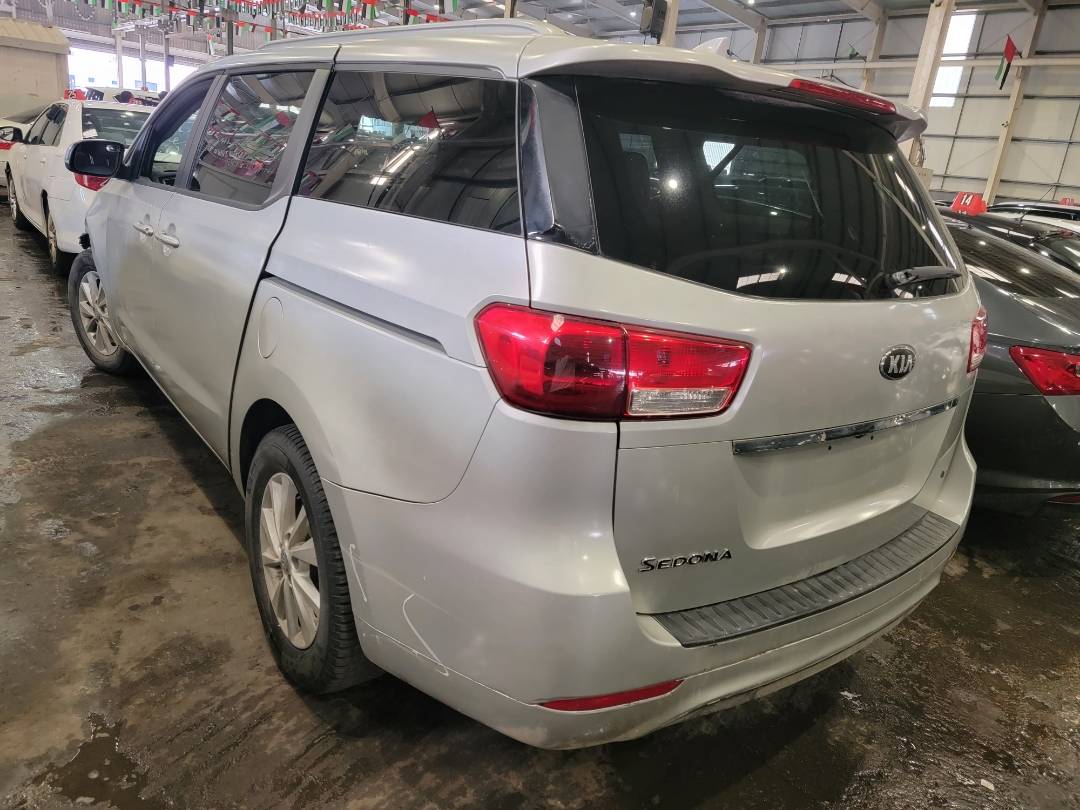 2015 KIA SEDONA — 148987 Miles — Lot 83538884 — Main - Marhaba Auctions Used Cars - Image 4