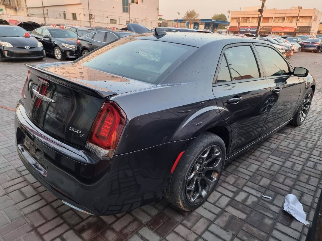 2018 CHRYSLER 300 — 134269 KM — Lot 81604 — Ind. 12 - Marhaba Auctions Used Cars - Image 4