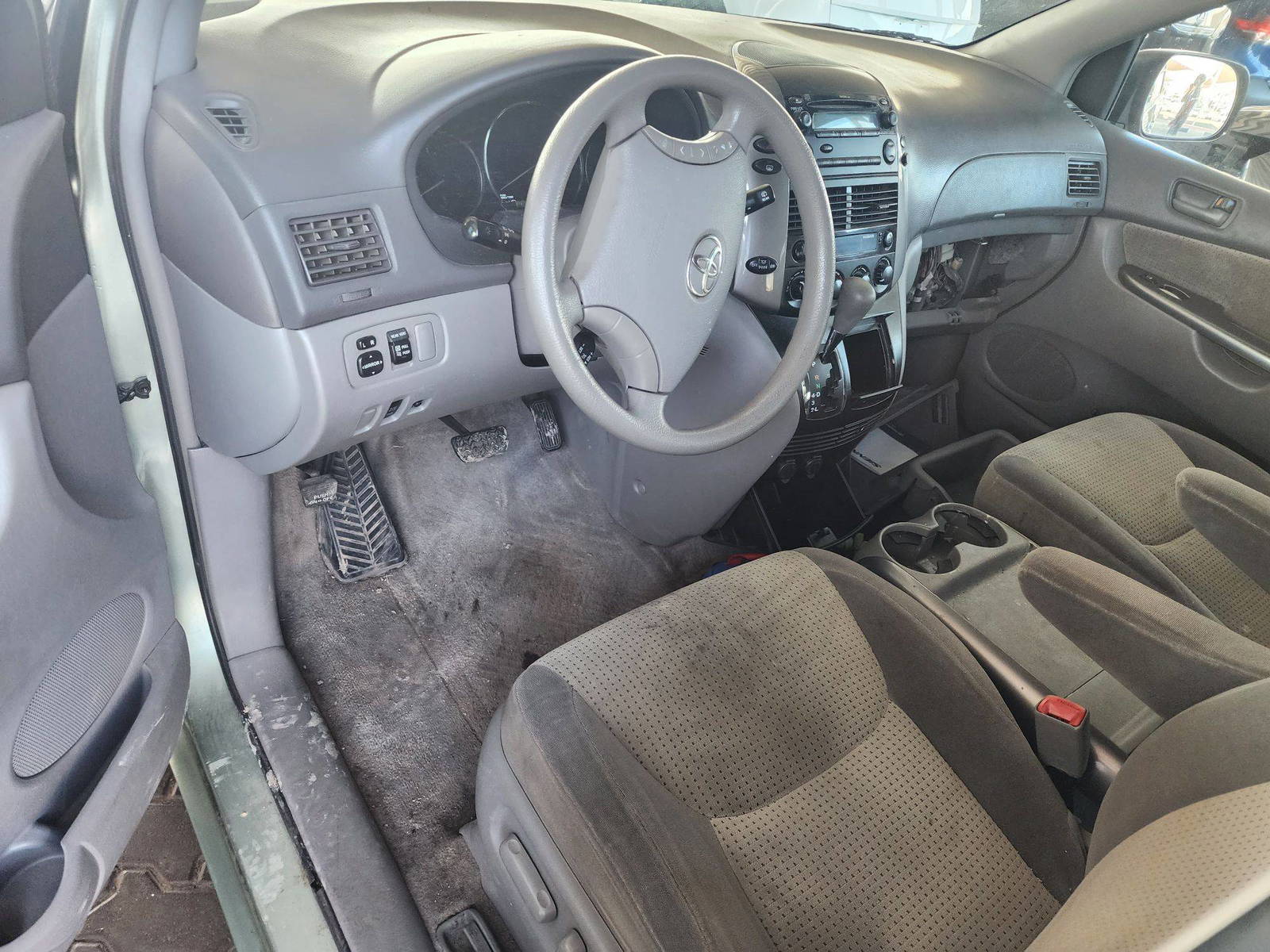 2009 TOYOTA SIENNA — 214919 Miles — Lot 70606813 - Marhaba Auctions Used Cars - Image 8