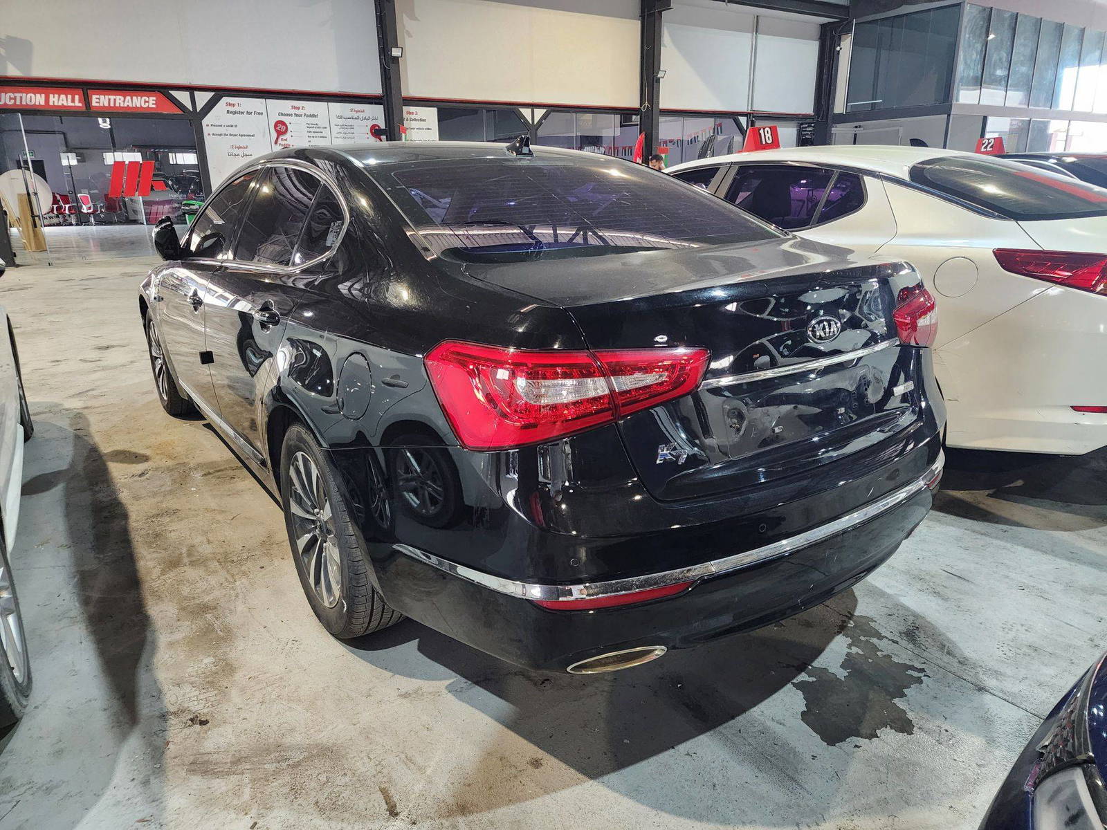 2014 KIA K7 — 211491 KM — Lot 2256 — Al Quoz - Marhaba Auctions Used Cars - Image 6