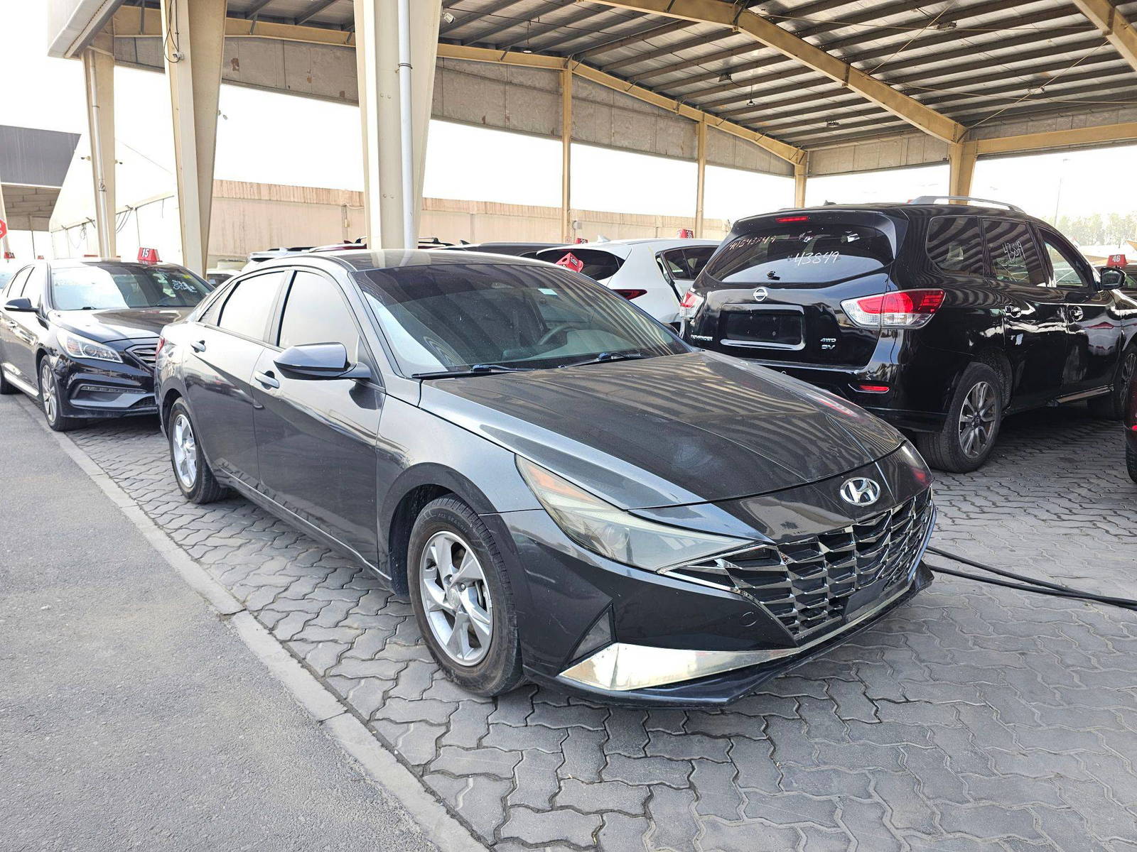 2021 HYUNDAI ELANTRA — 117557 KM — Lot H034915 — Souq - Marhaba Auctions Used Cars - Image 4