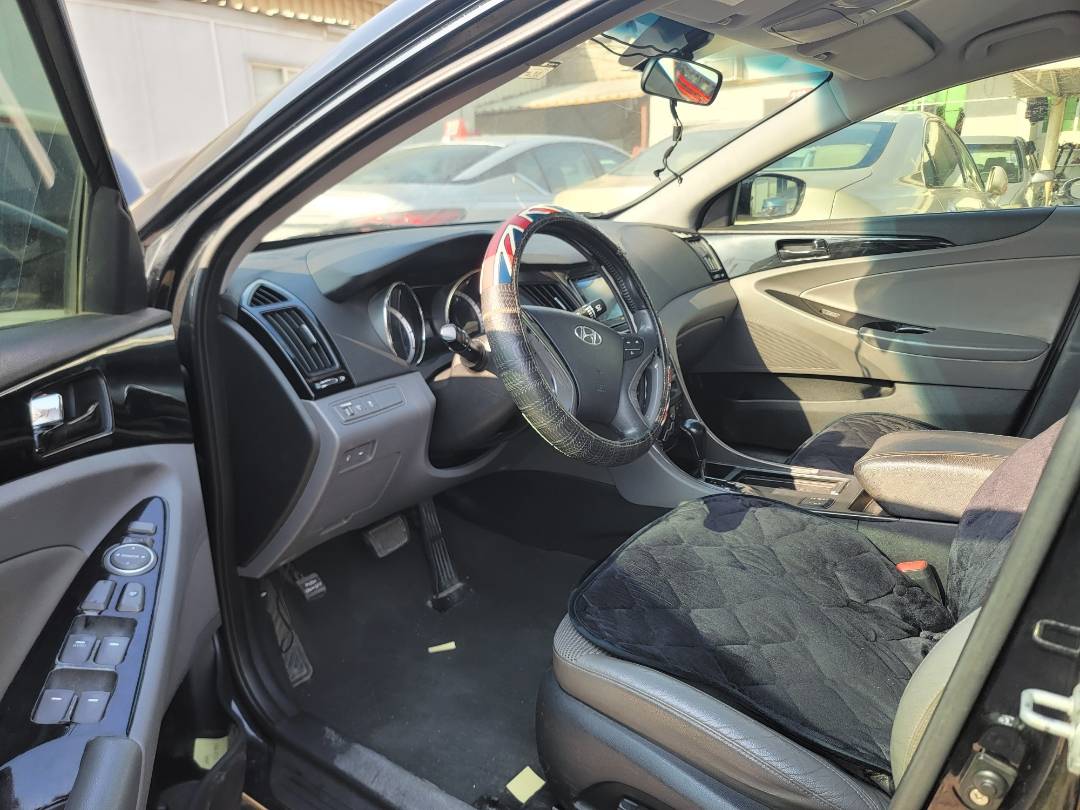 2010 HYUNDAI SONATA — 282107 KM — Lot A090940 — Main - Marhaba Auctions Used Cars - Image 6