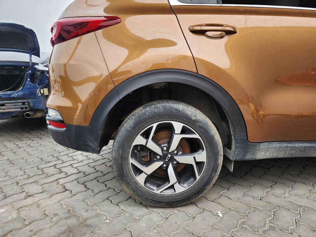 2021 KIA SPORTAGE — 42366 Miles — Lot 44338864 — Souq - Marhaba Auctions Used Cars - Image 9